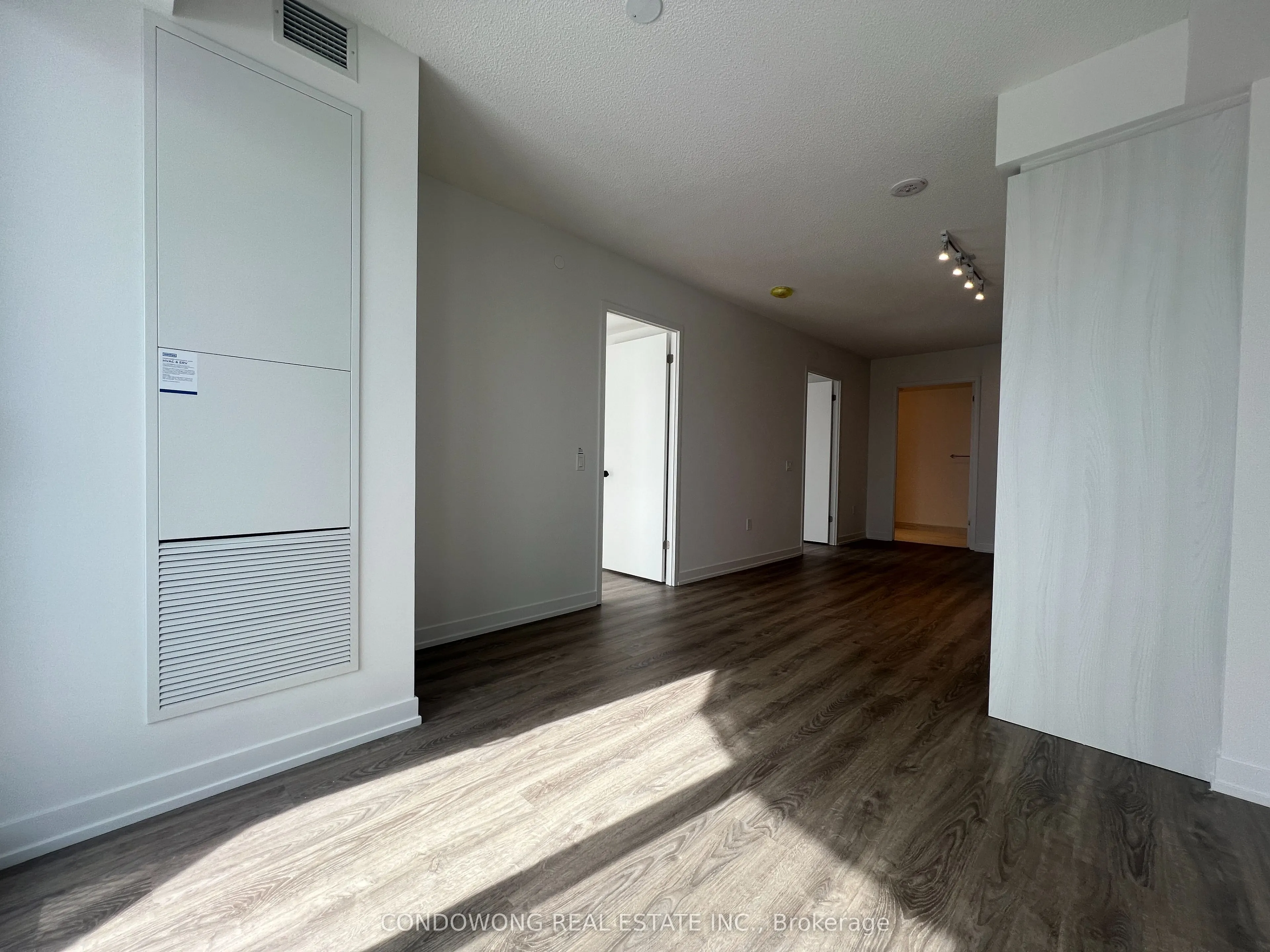 195 Commerce Street #4006