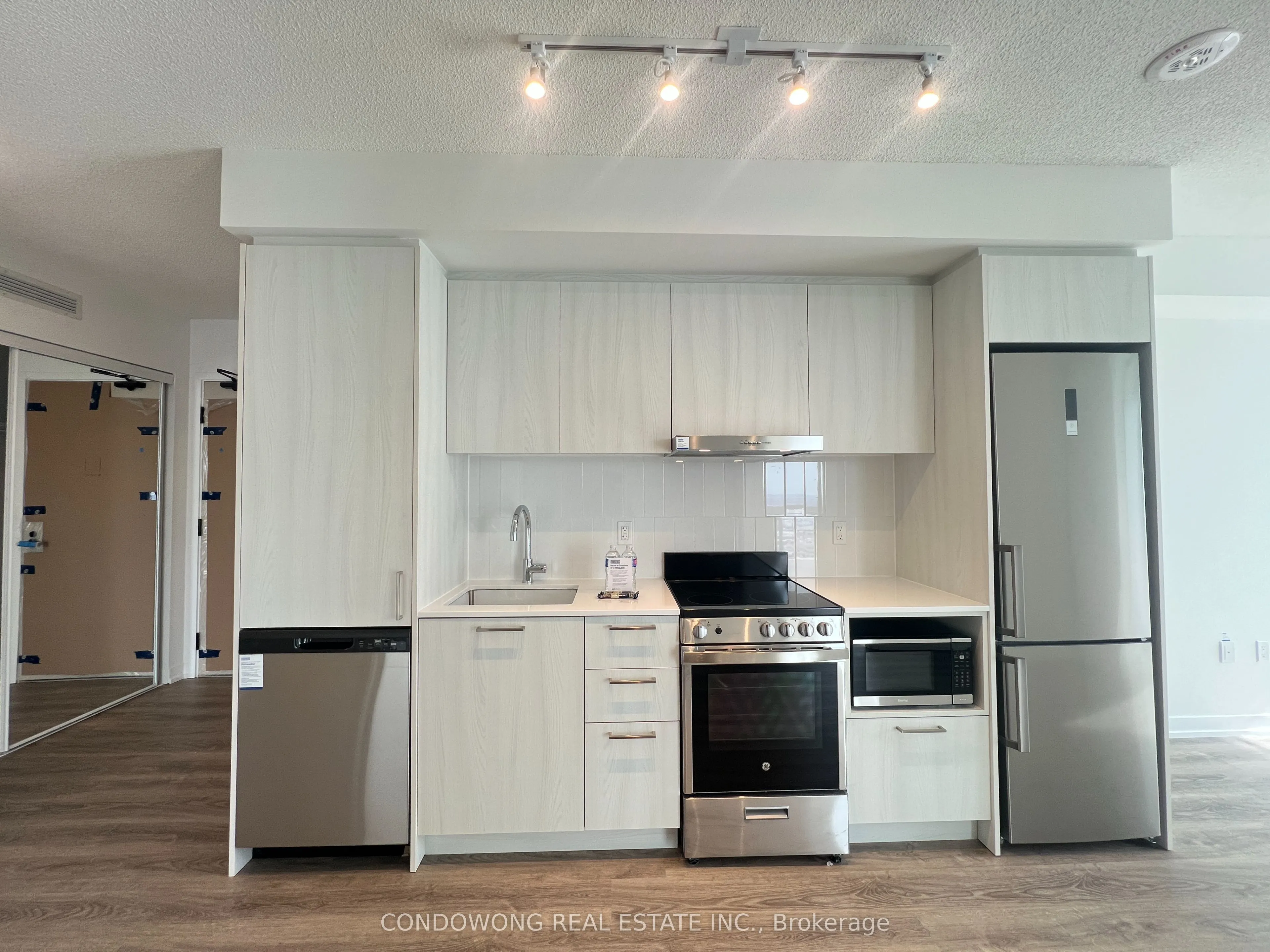 195 Commerce Street #4006