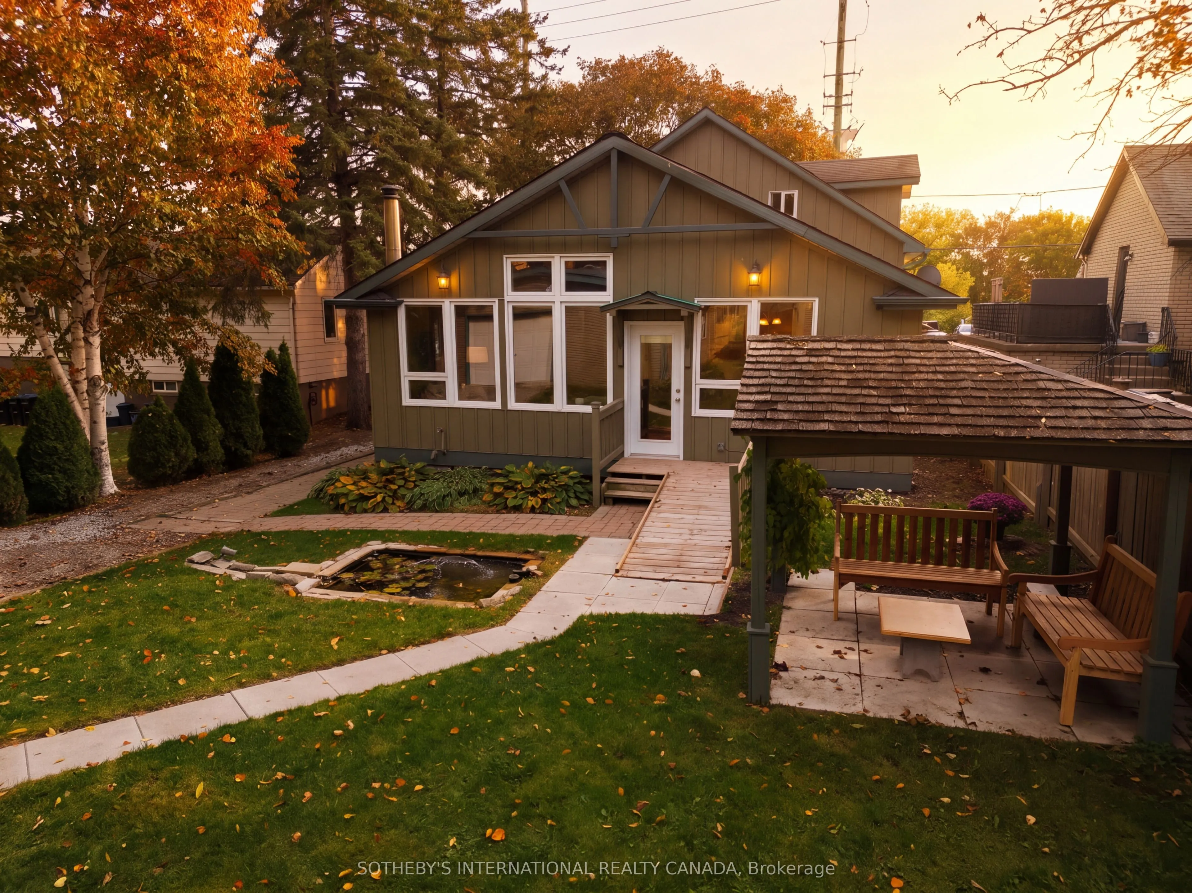 131 John Street E