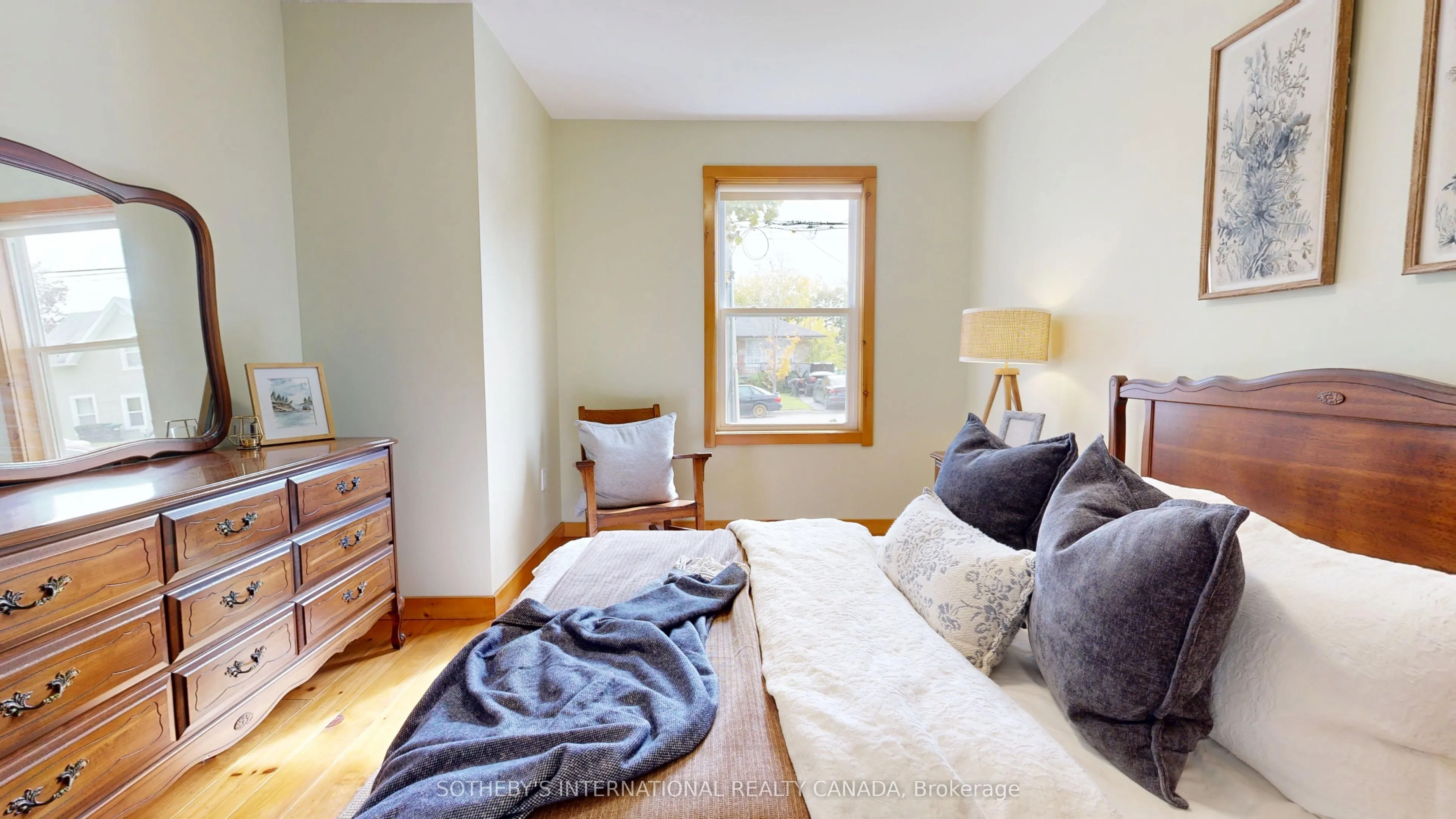 131 John Street E