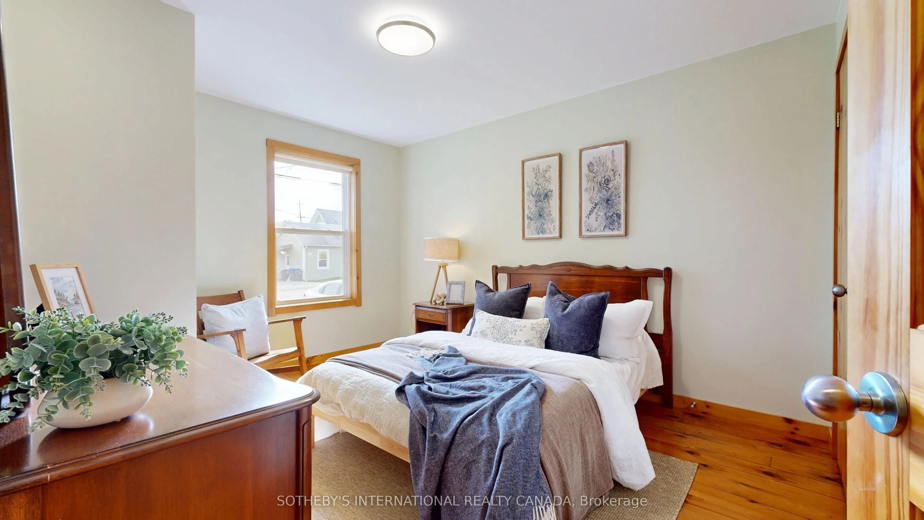 131 John Street E