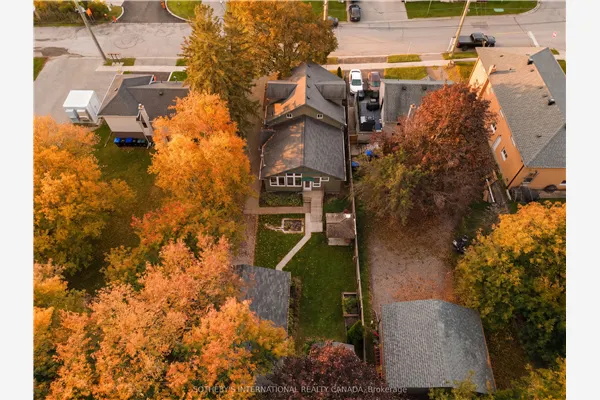 131 John Street E
