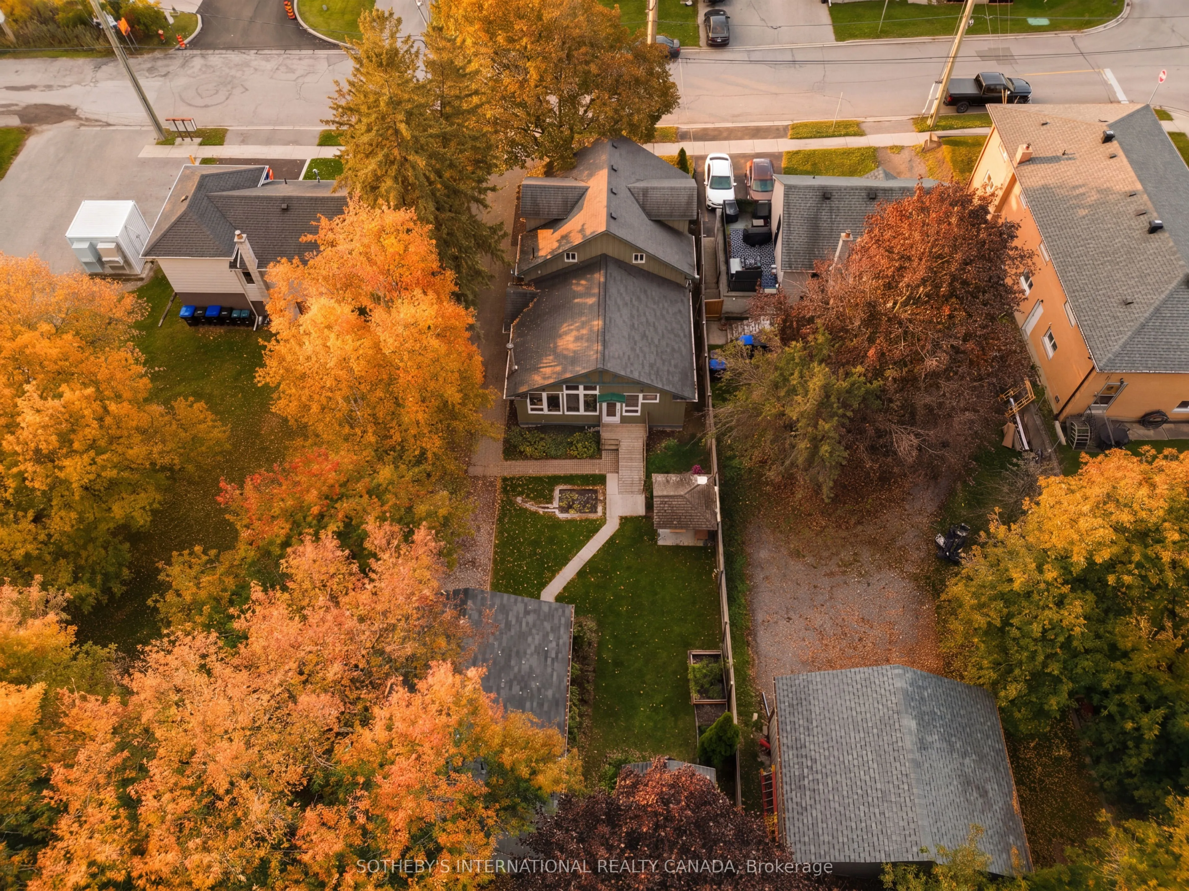 131 John Street E