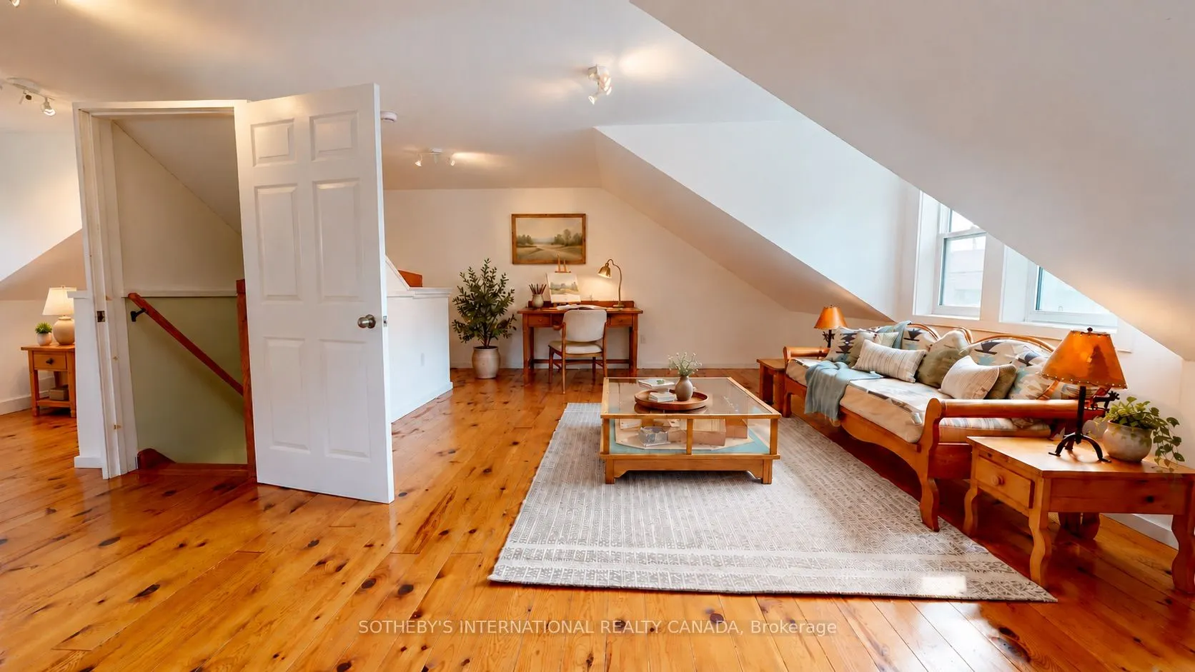 131 John Street E