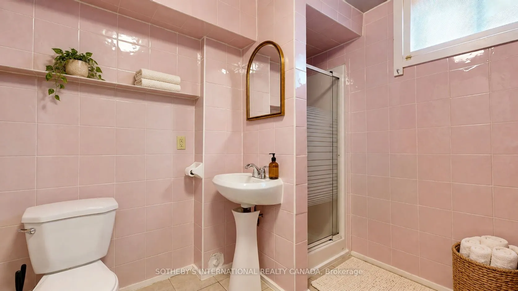 131 John Street E