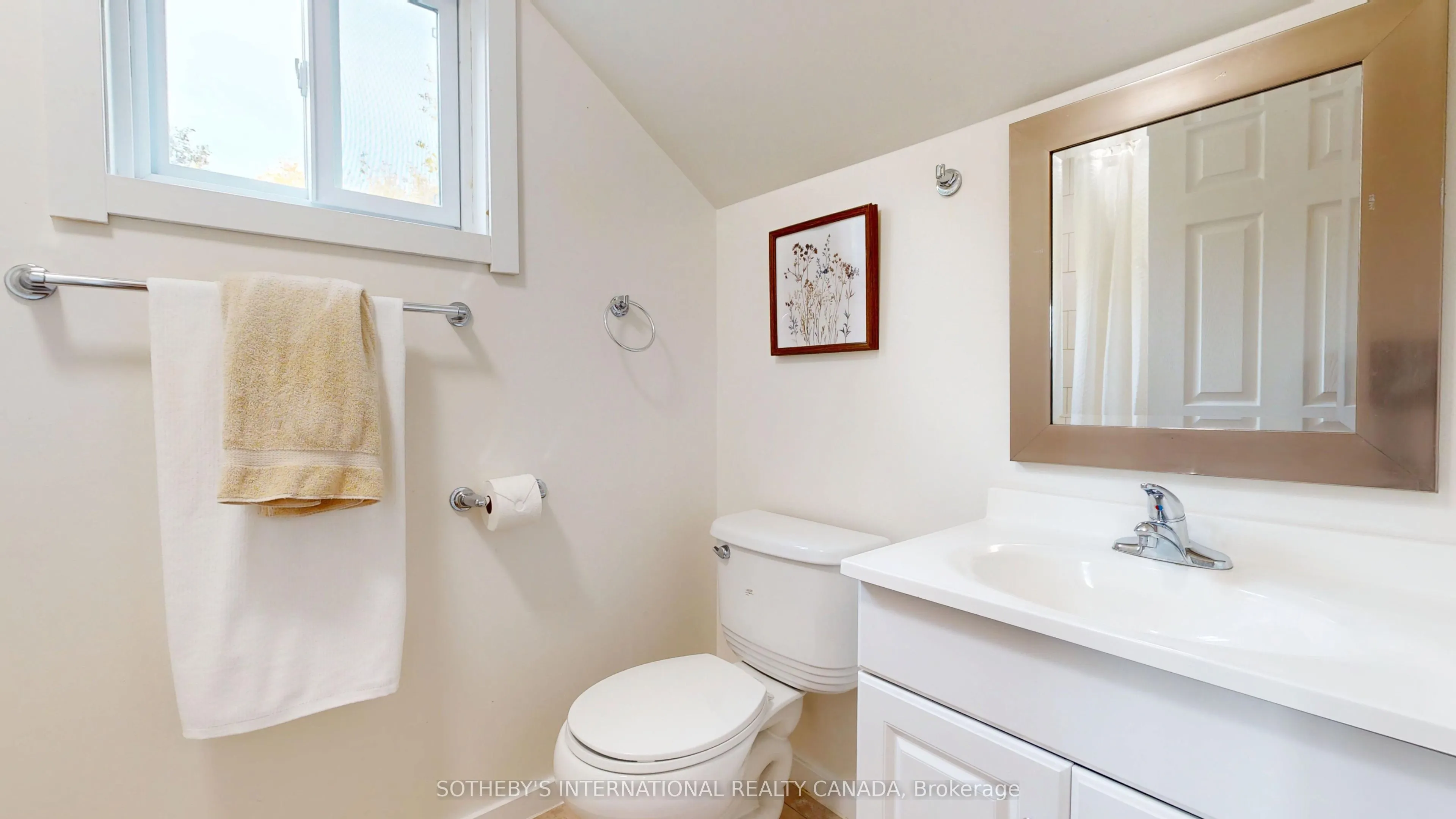131 John Street E