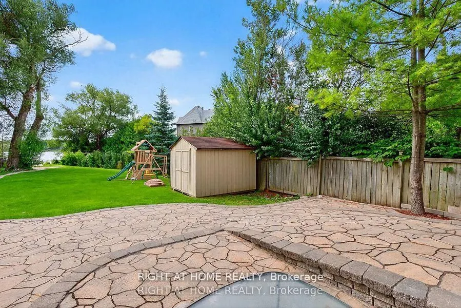 429 North Lake Road