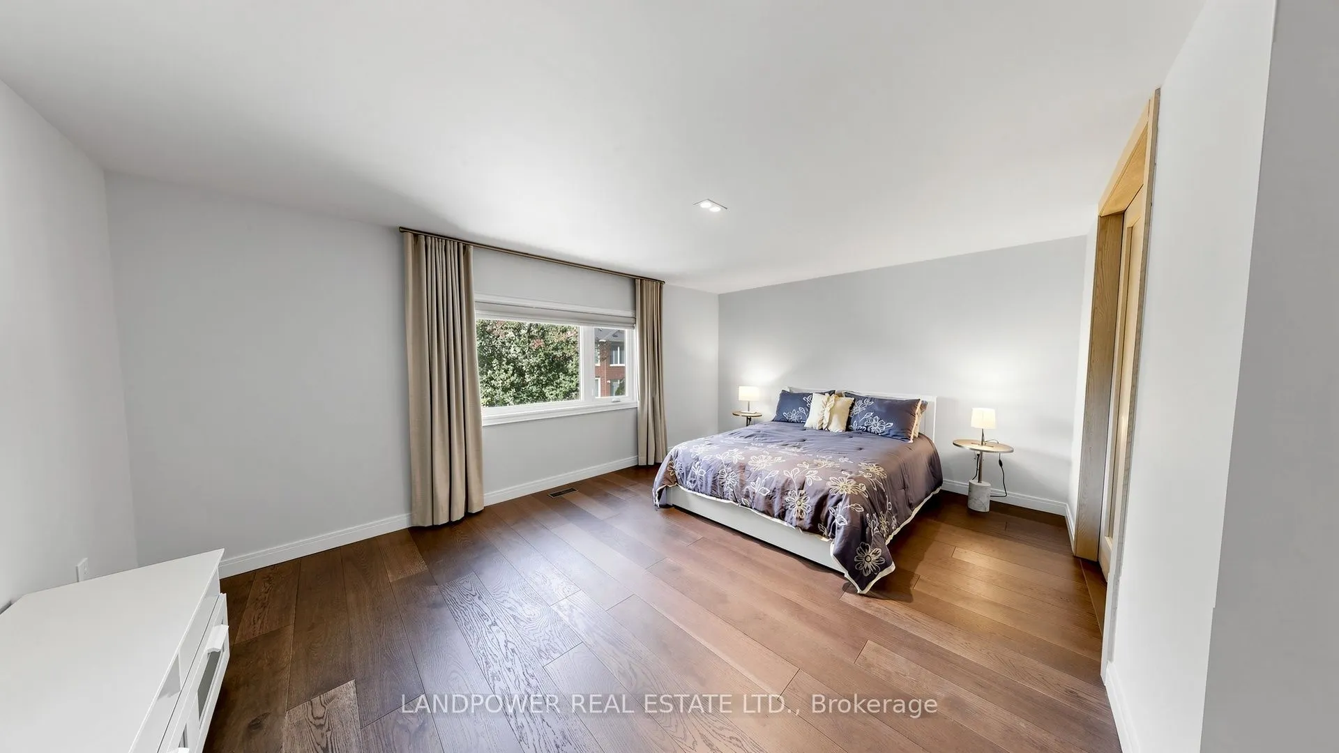 2 Ambleside Crescent