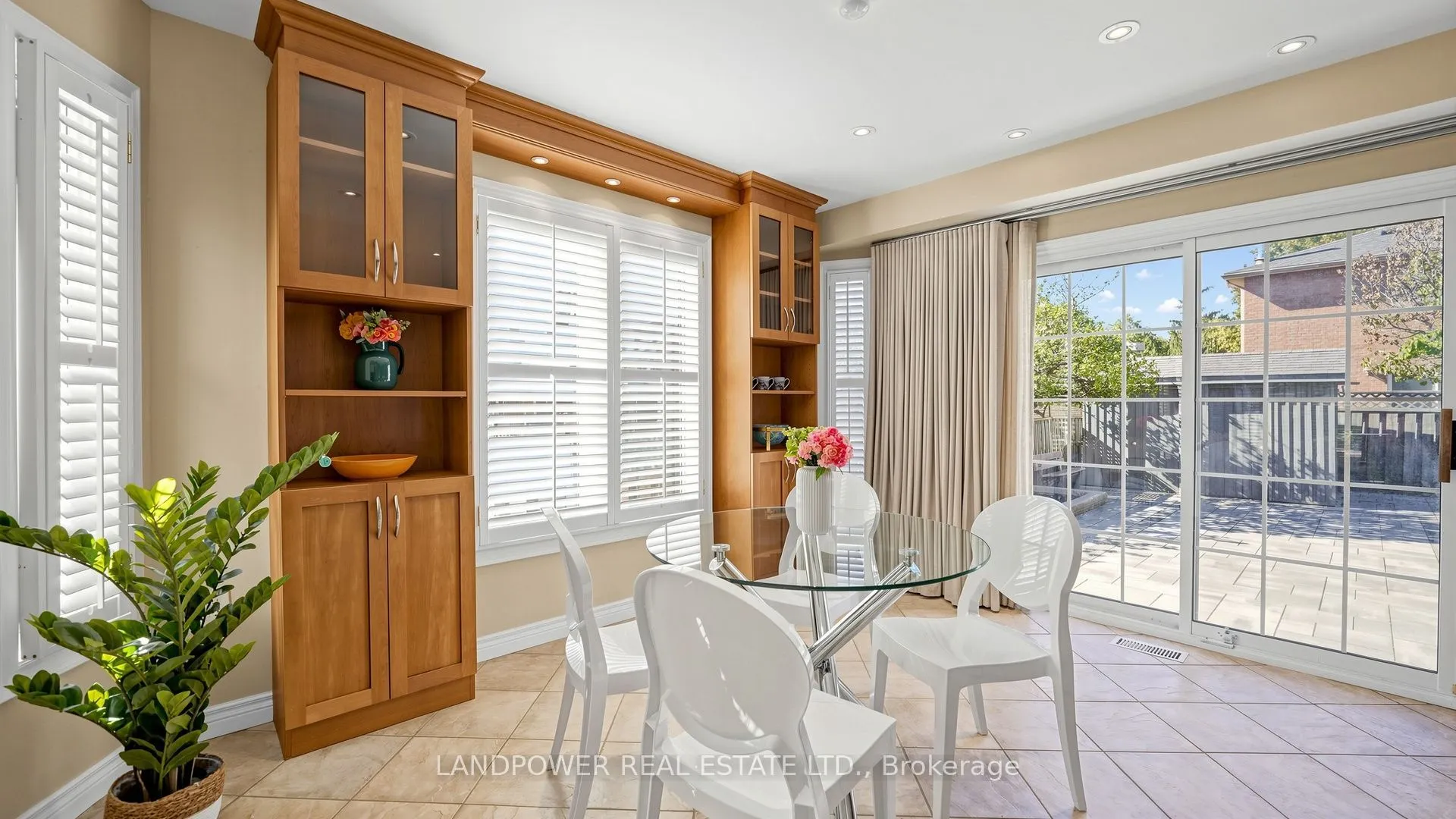2 Ambleside Crescent