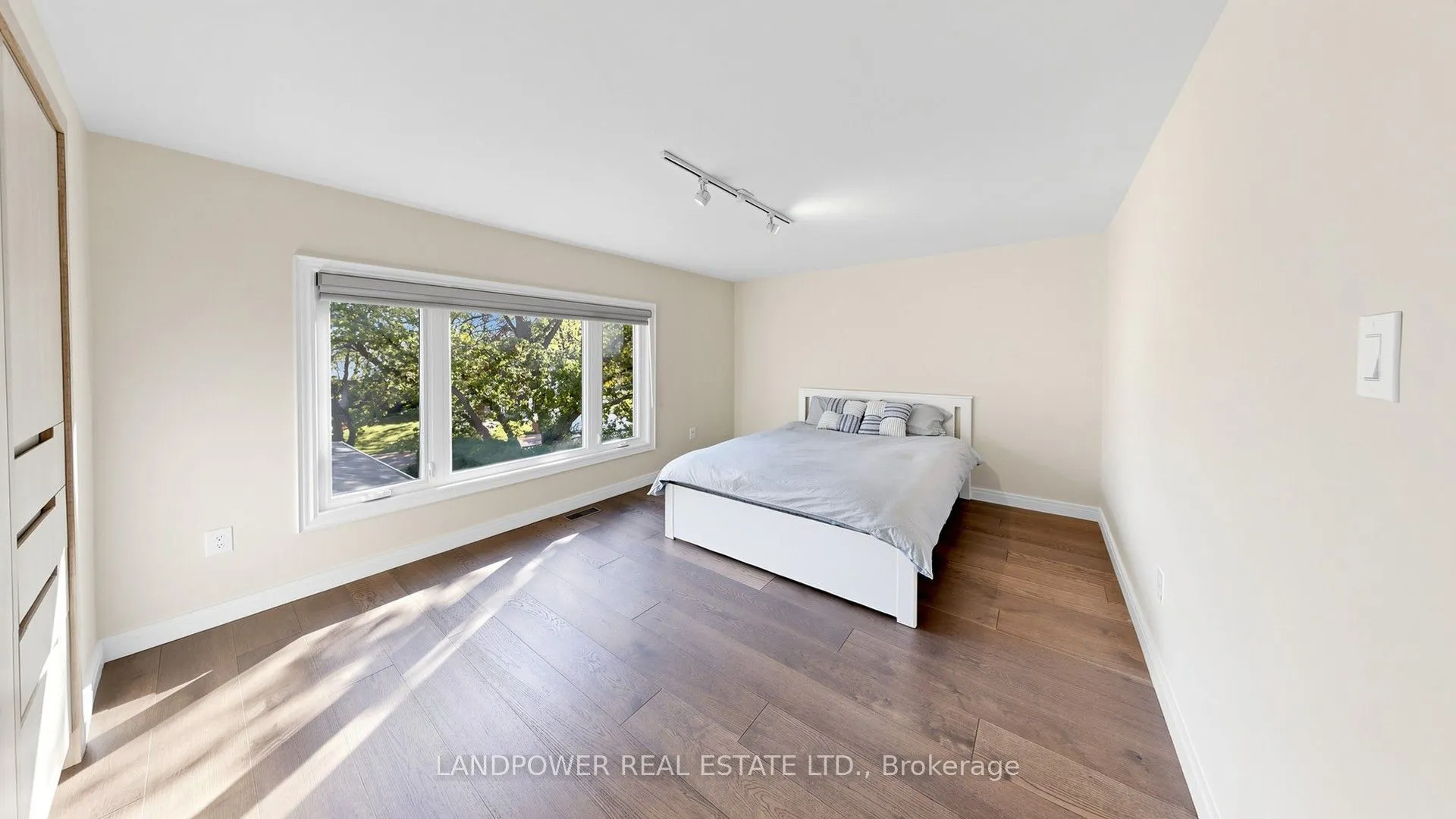 2 Ambleside Crescent