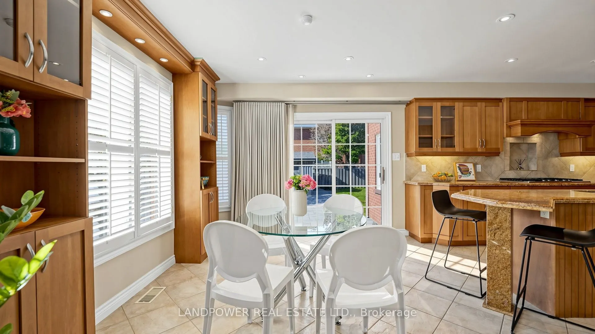 2 Ambleside Crescent