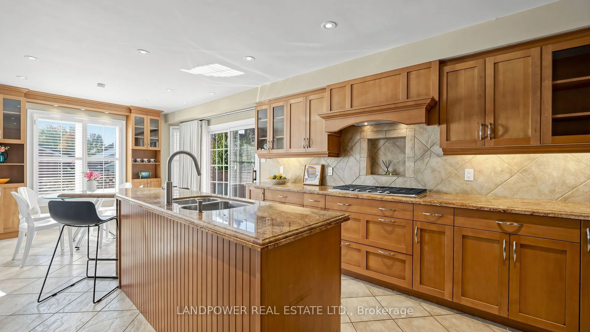2 Ambleside Crescent