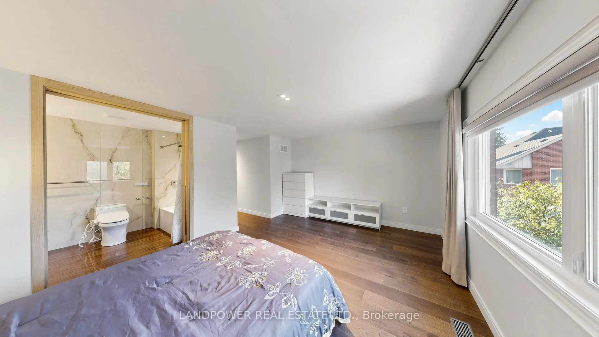 2 Ambleside Crescent