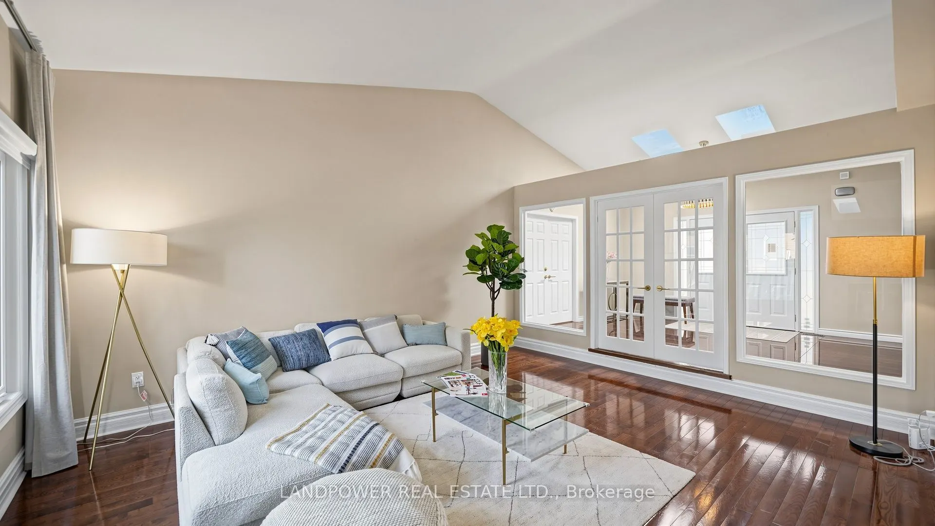 2 Ambleside Crescent