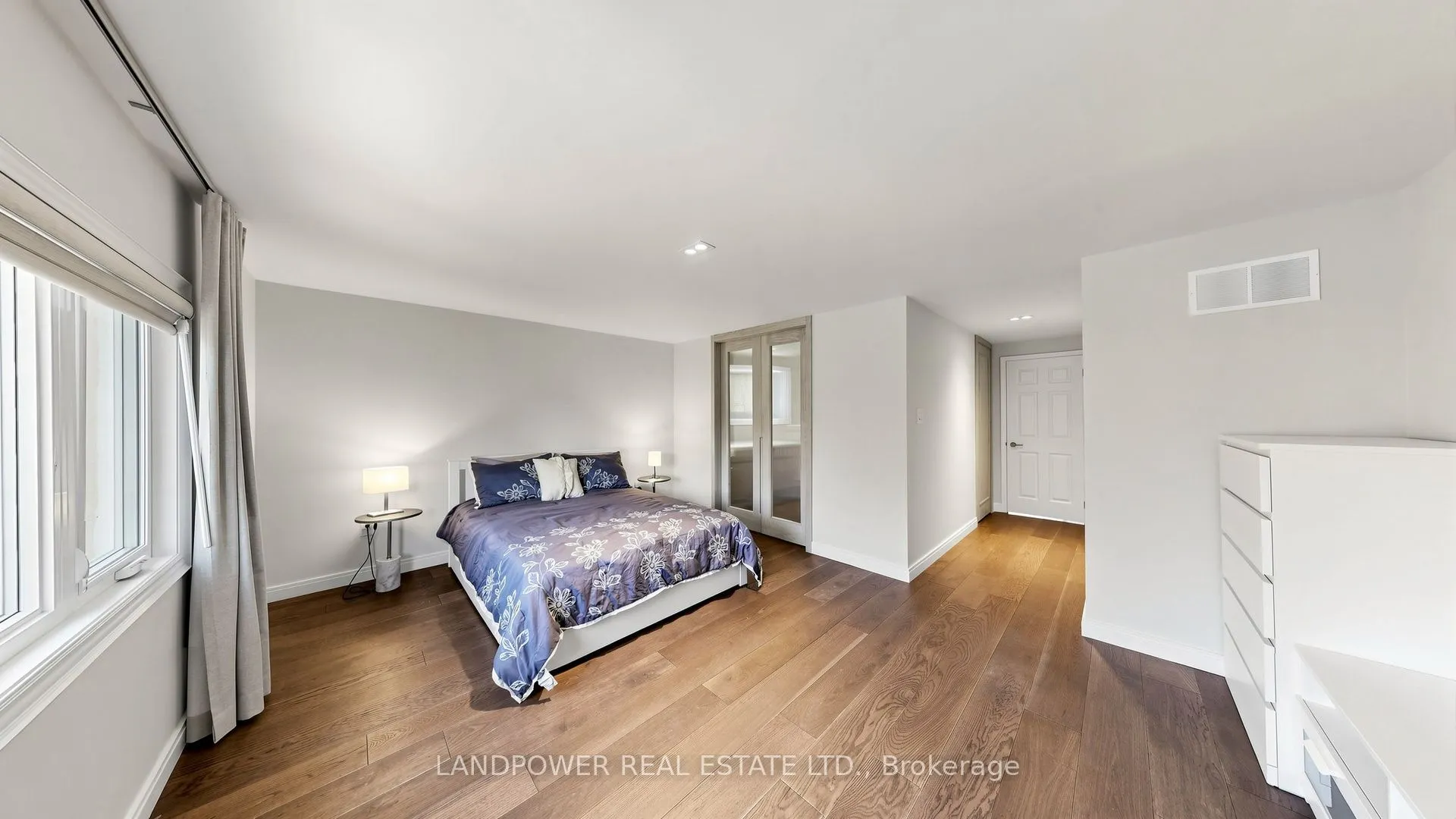 2 Ambleside Crescent
