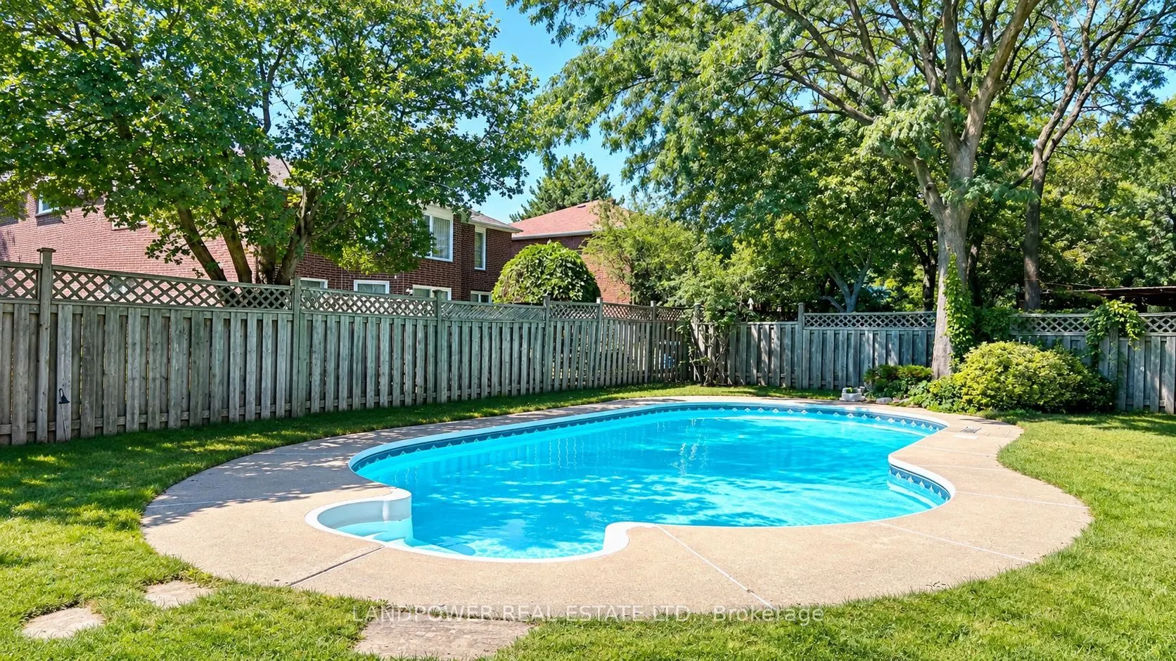 2 Ambleside Crescent