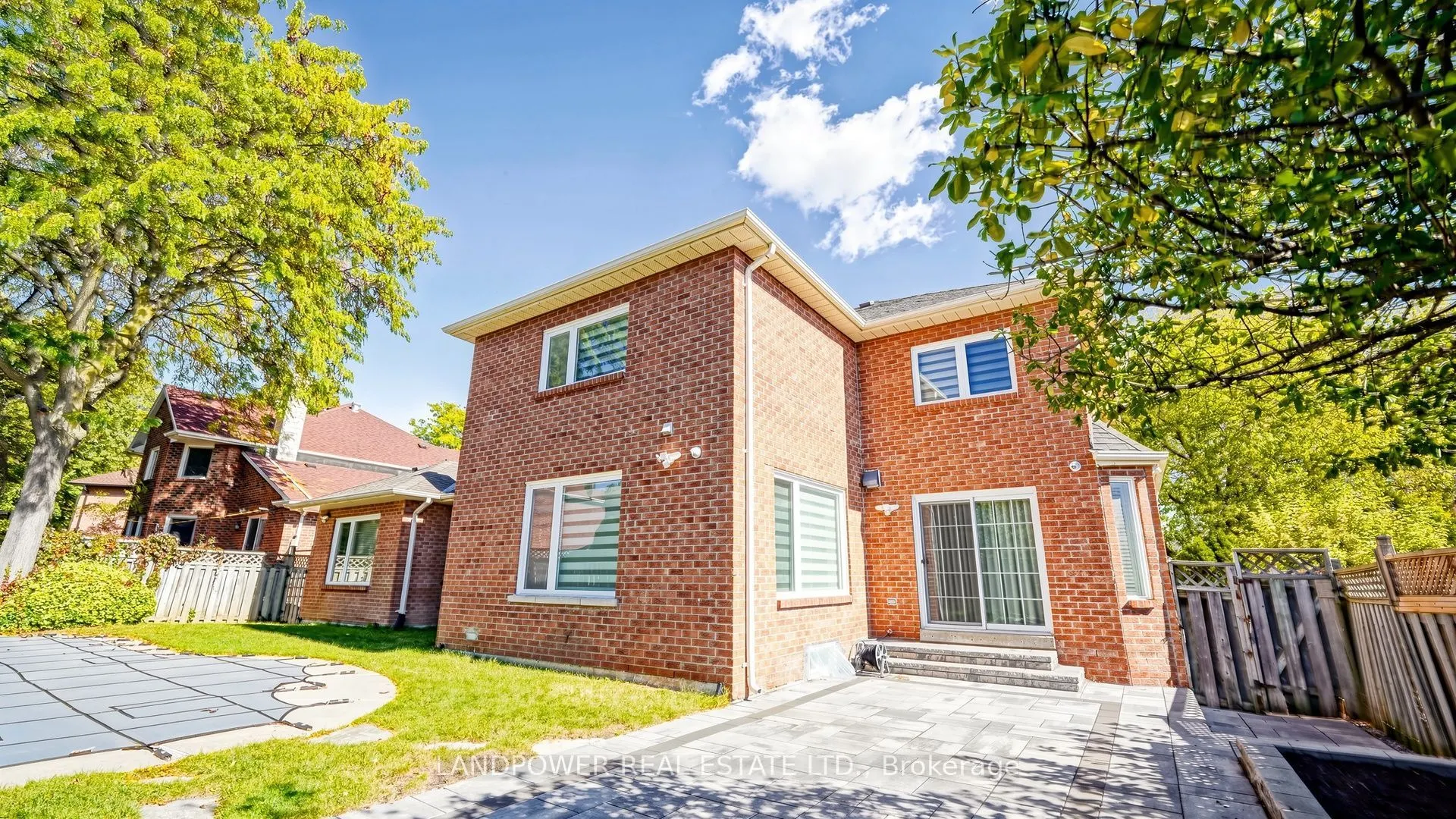 2 Ambleside Crescent