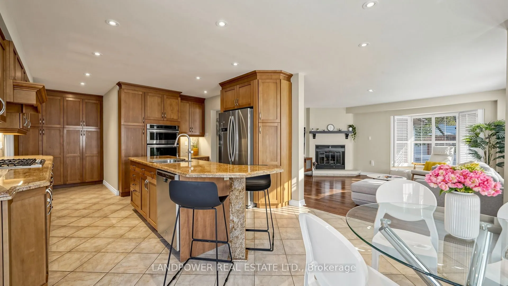 2 Ambleside Crescent