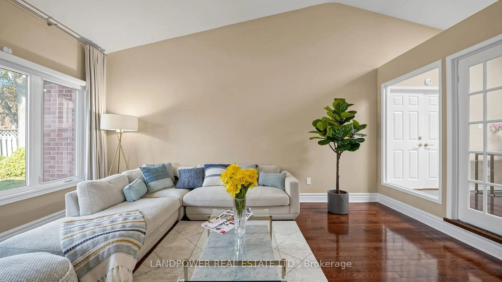 2 Ambleside Crescent