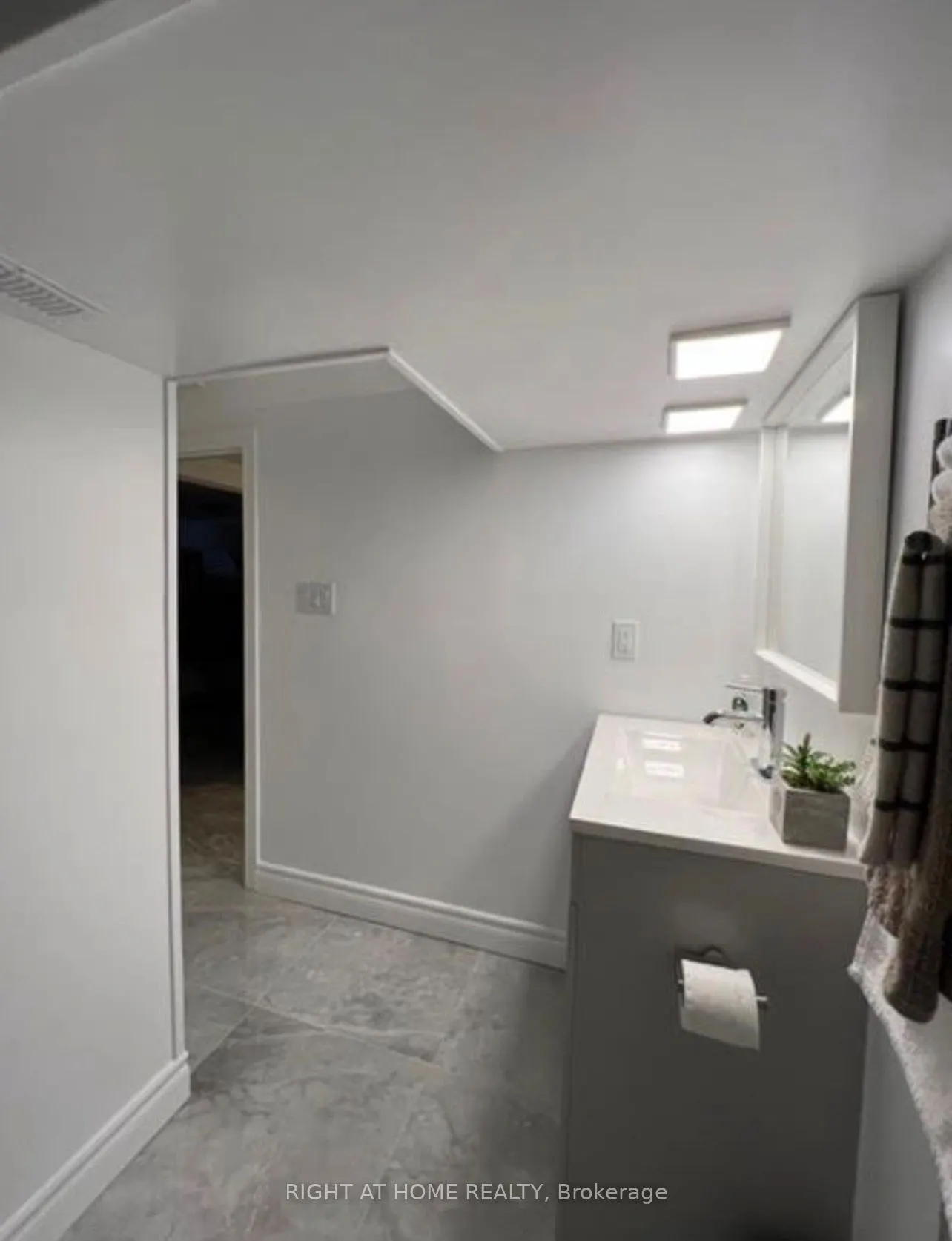 96 Simcoe Street #Lower unit