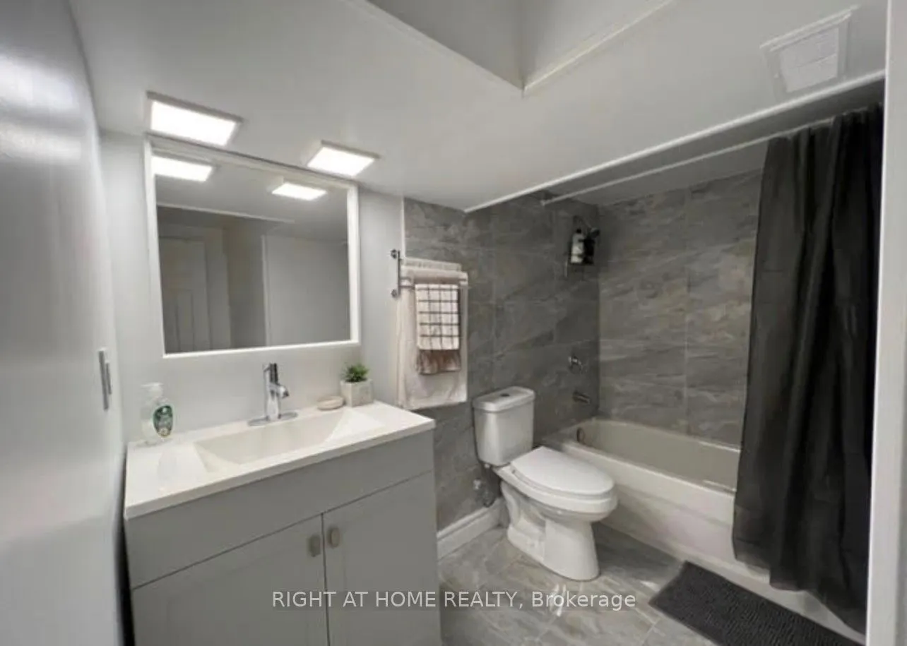 96 Simcoe Street #Lower unit