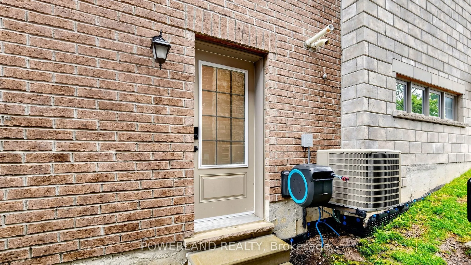 259 Dundas Way