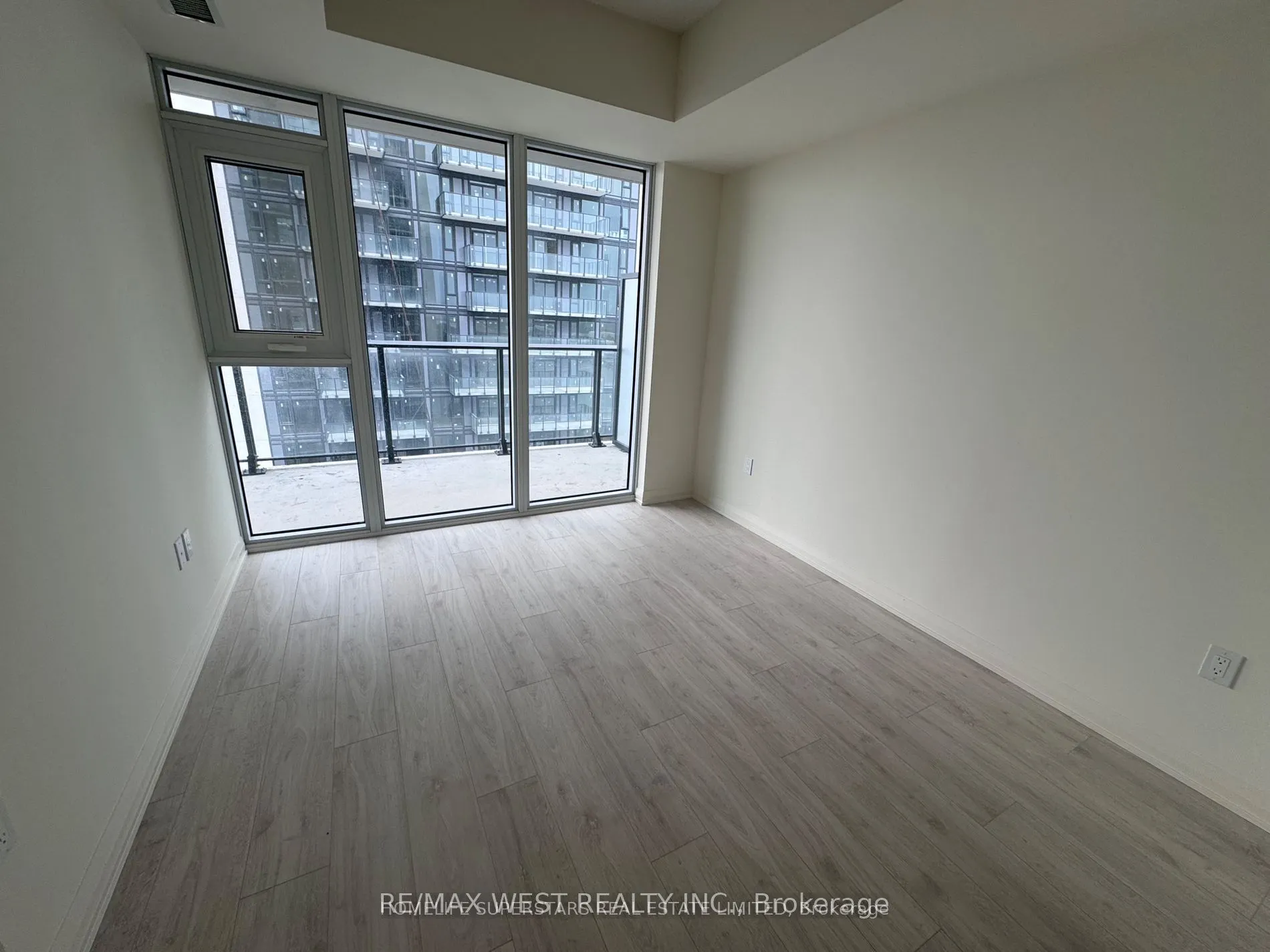 8960 Jane Street #2302