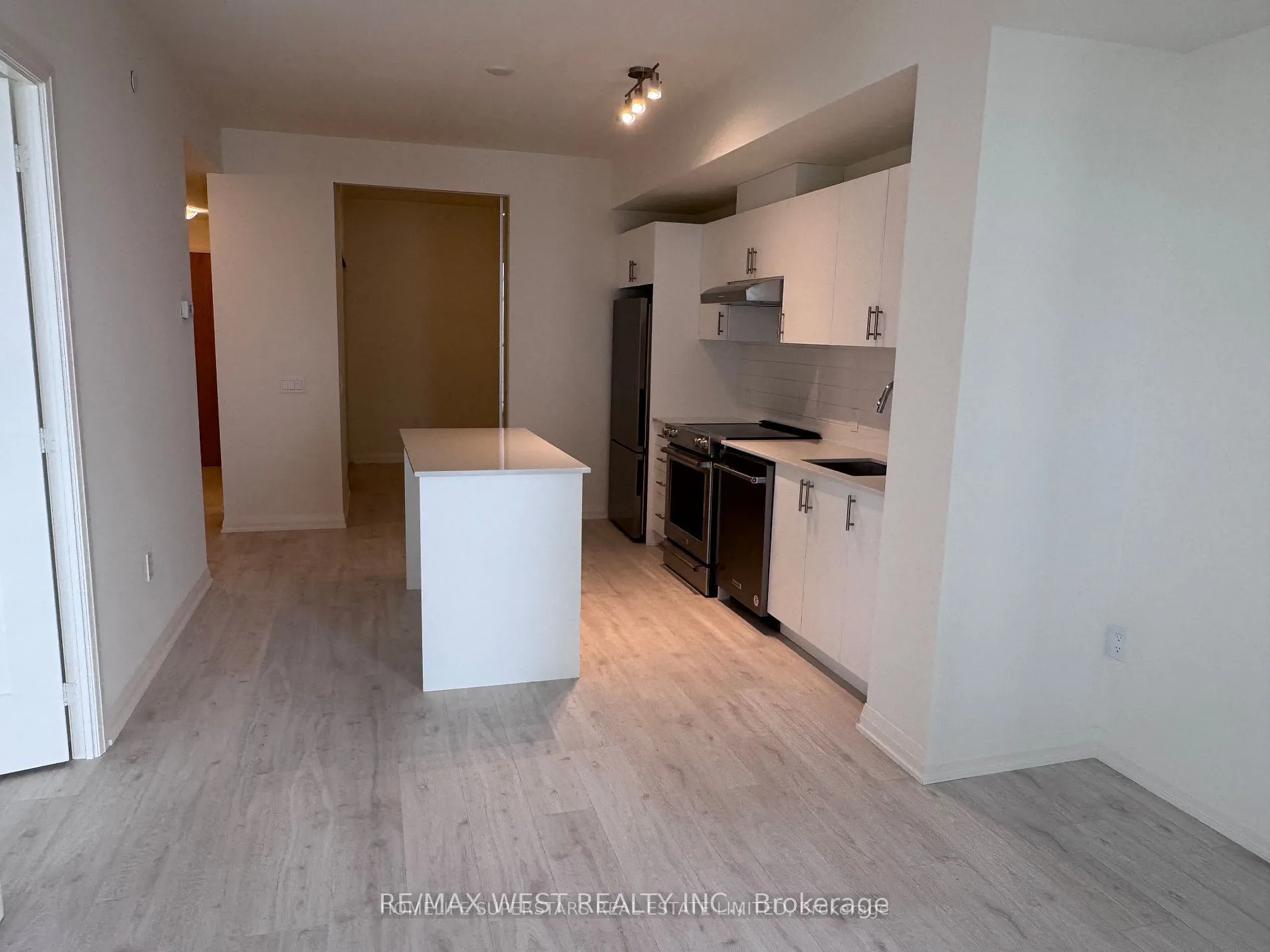 8960 Jane Street #2302