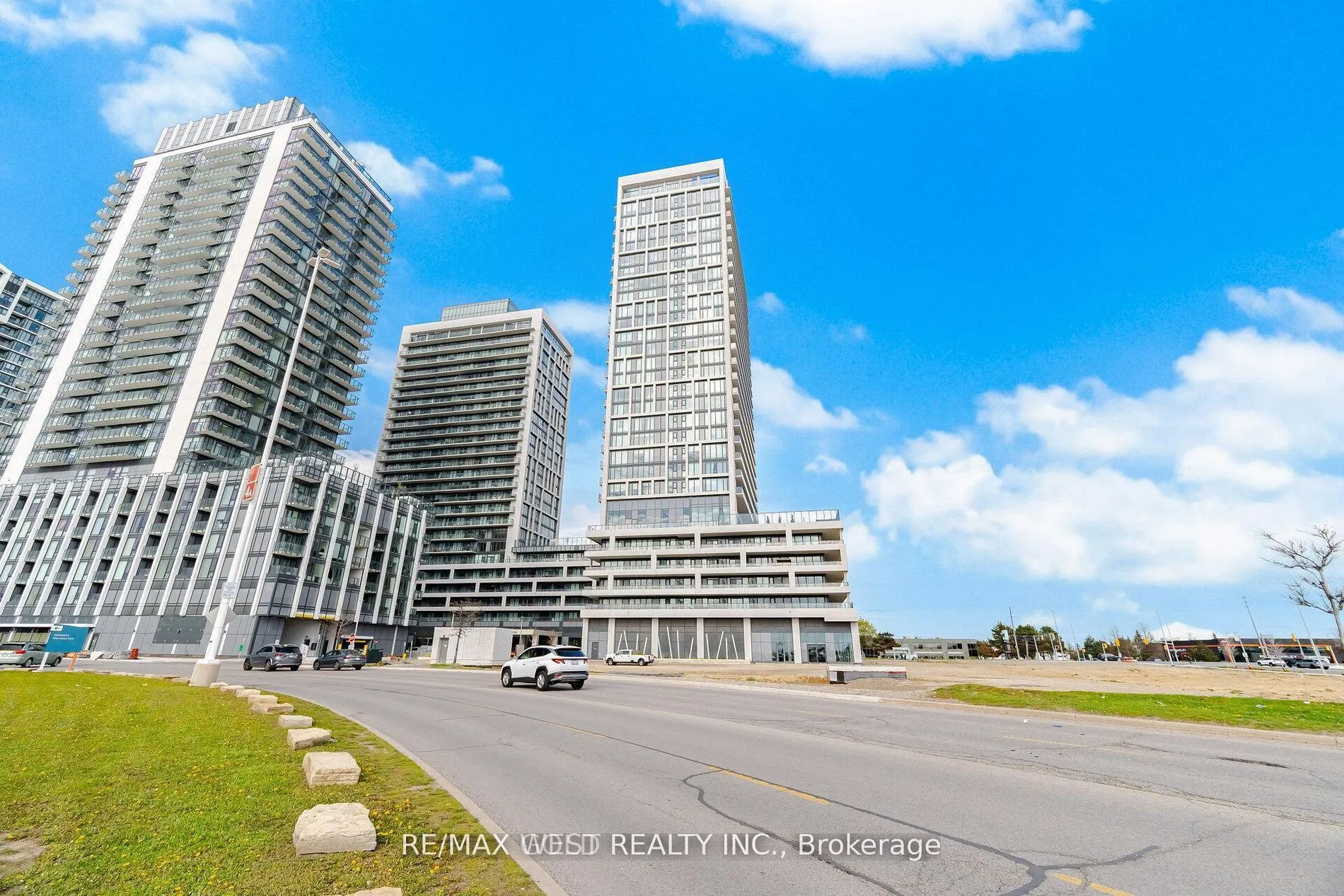 8960 Jane Street #2302