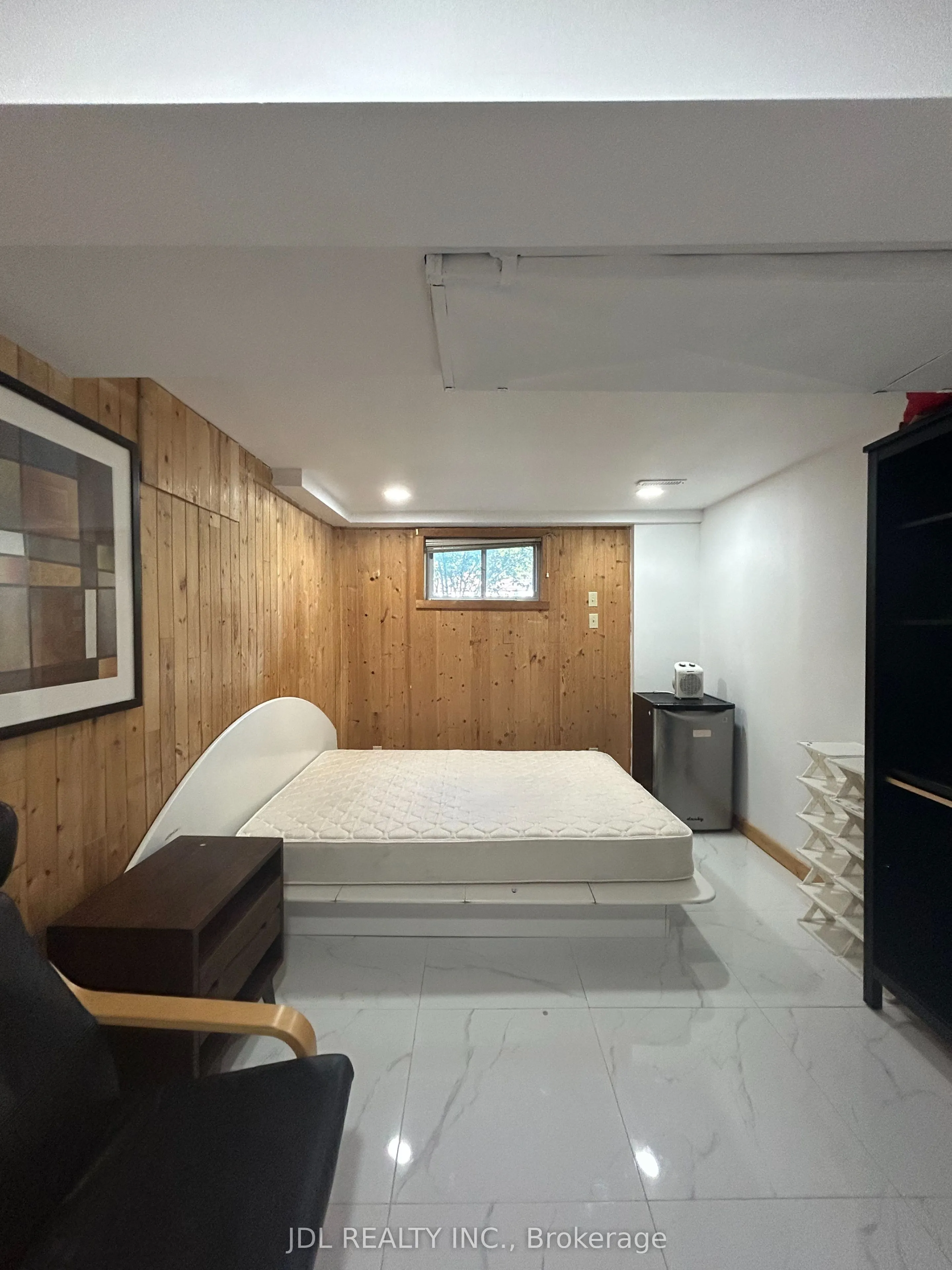 110 Robinson St Street #One Bedroom bsmt