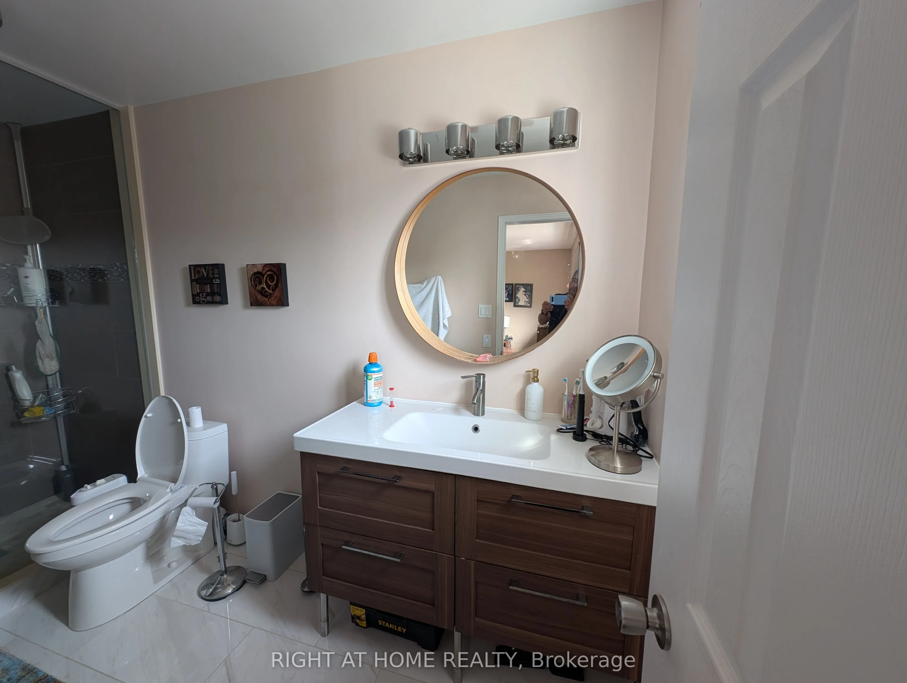 4 Bayel Crescent