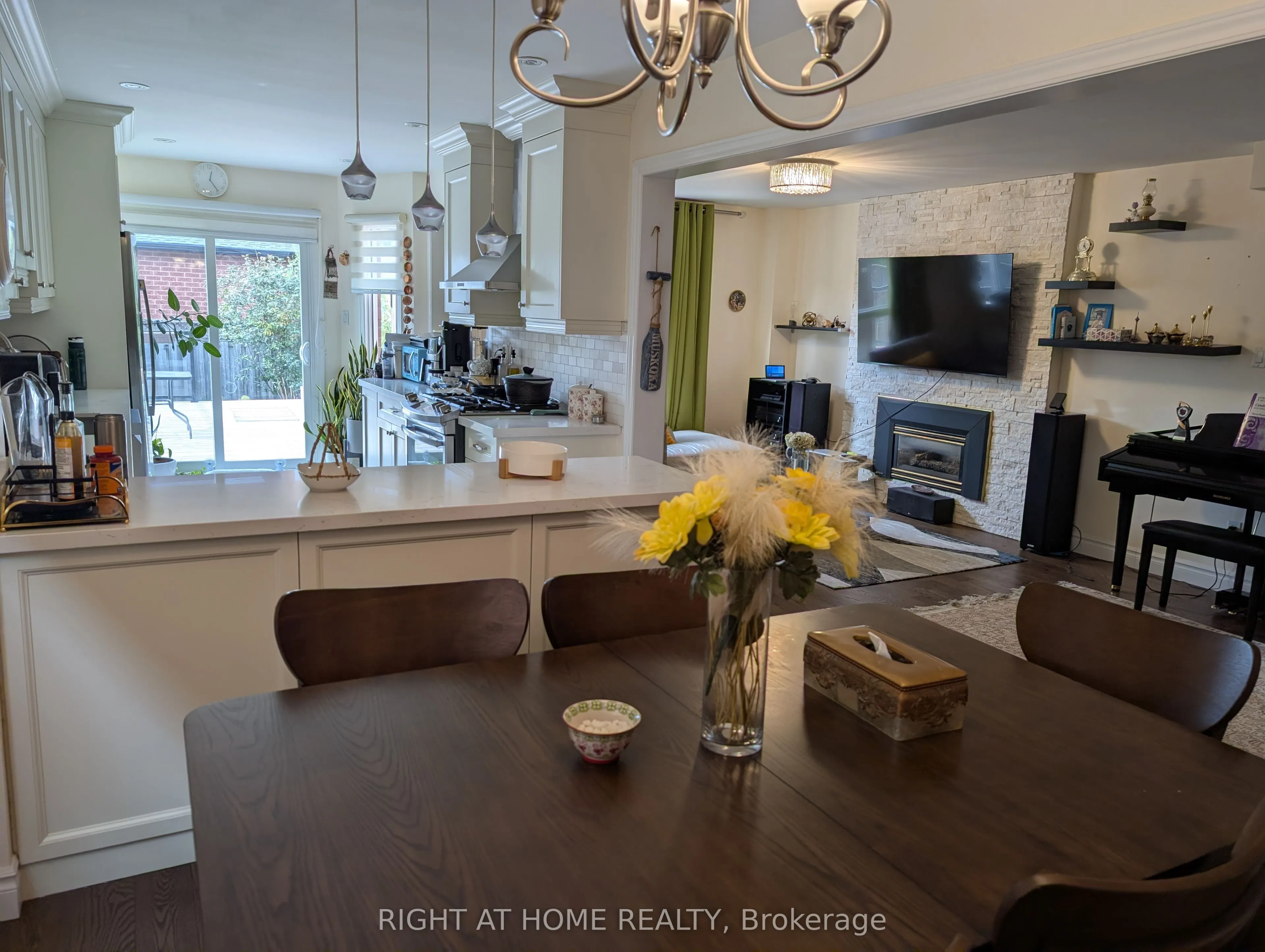 4 Bayel Crescent