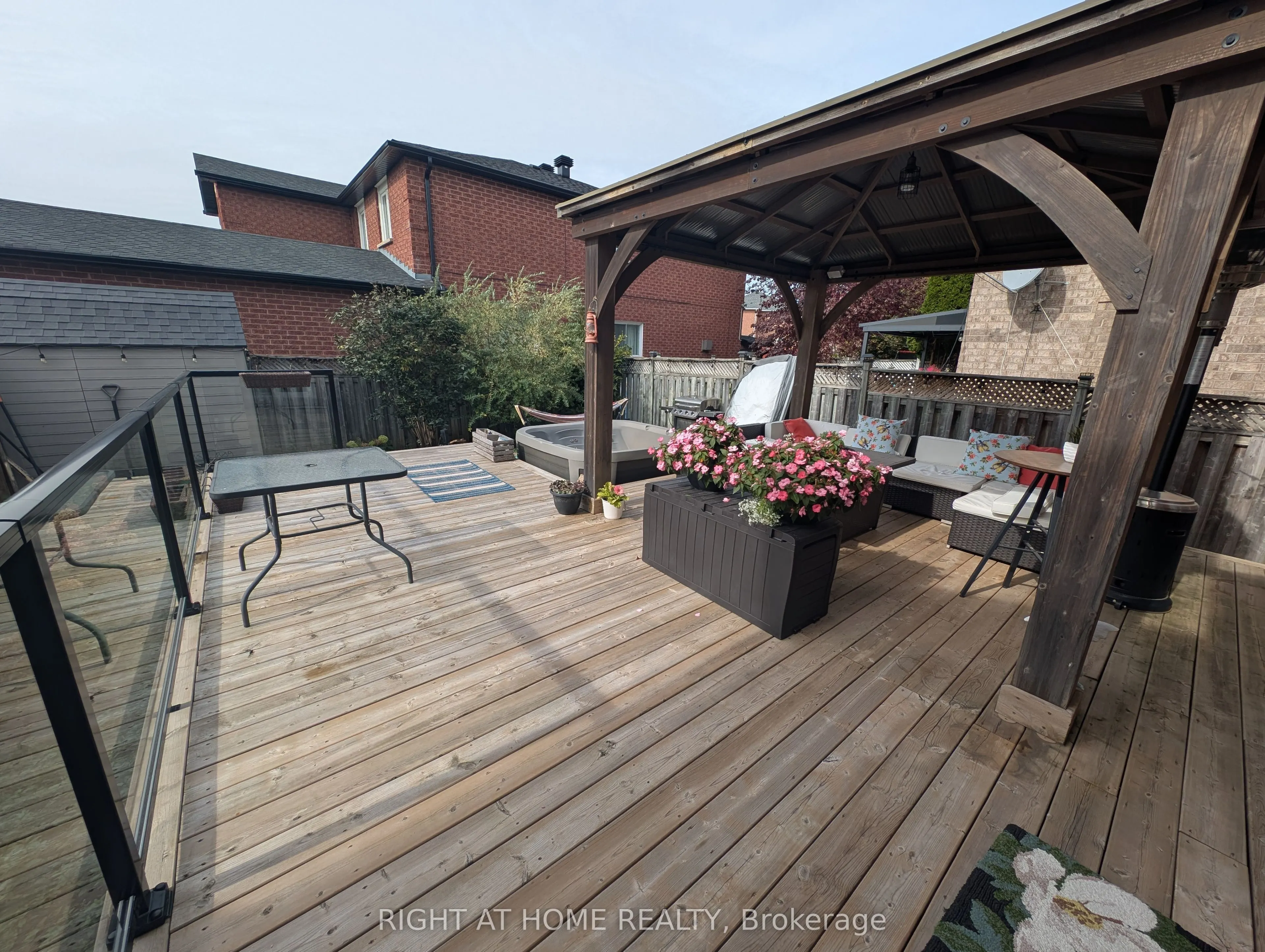 4 Bayel Crescent