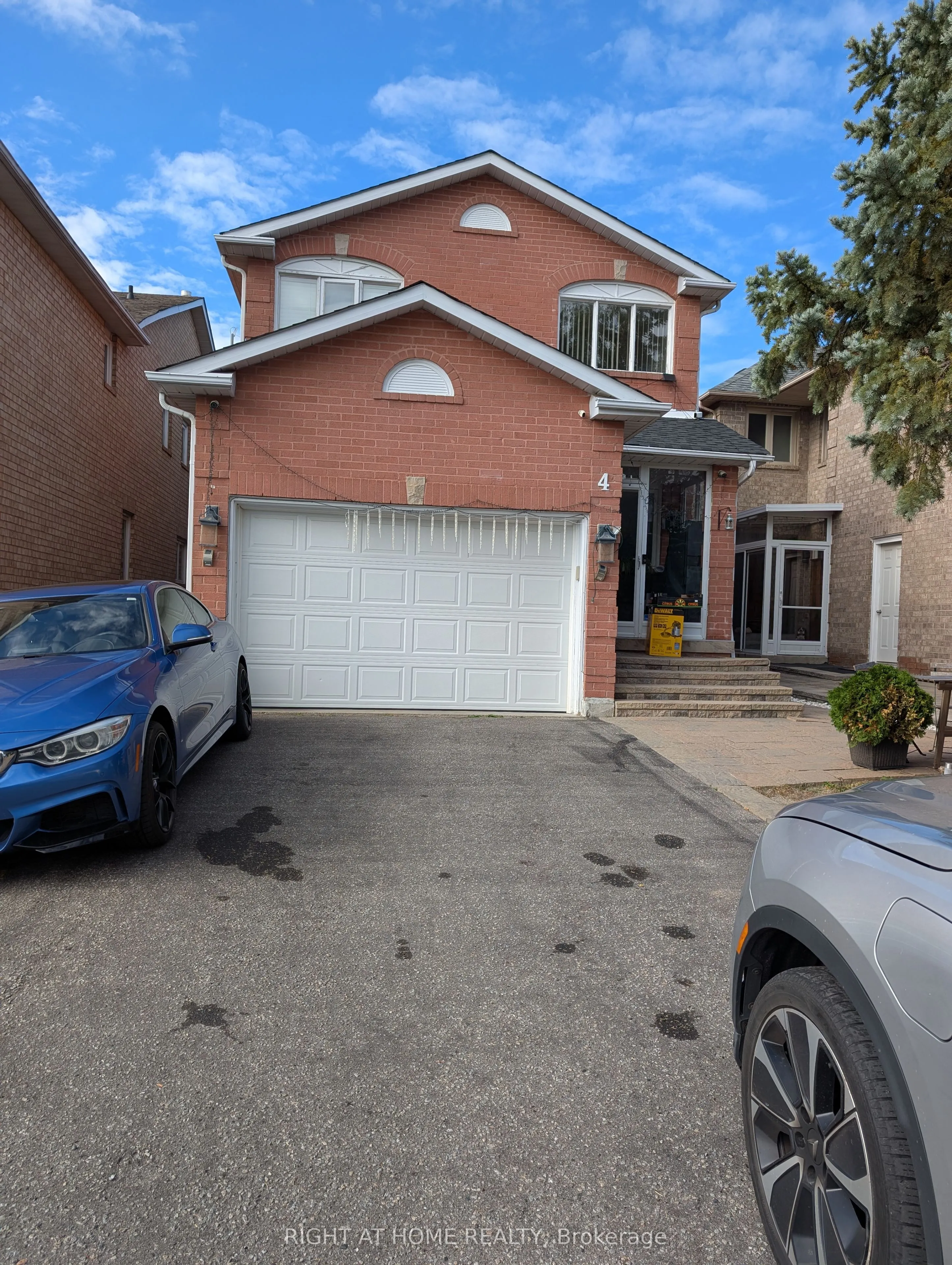 4 Bayel Crescent