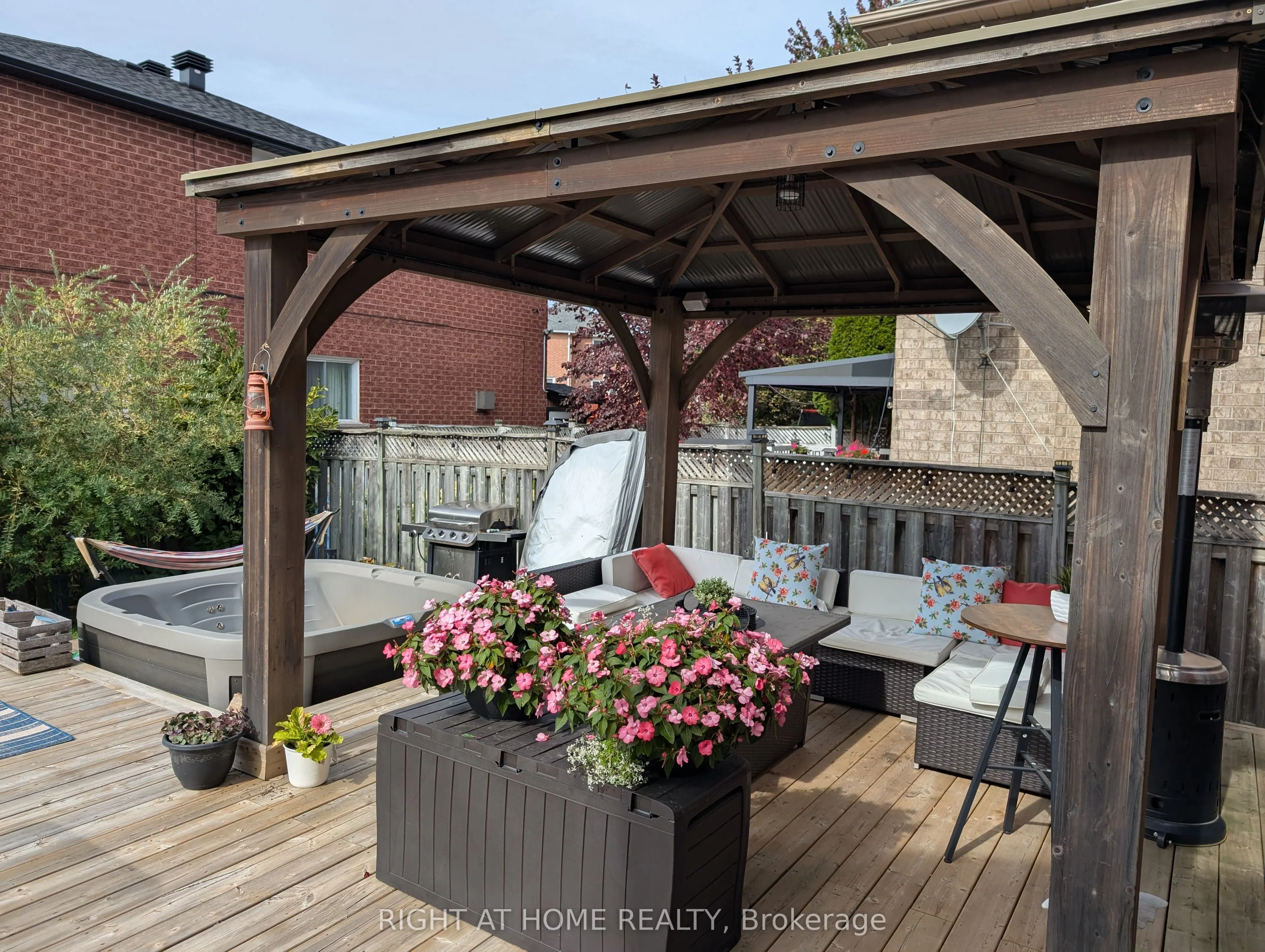 4 Bayel Crescent