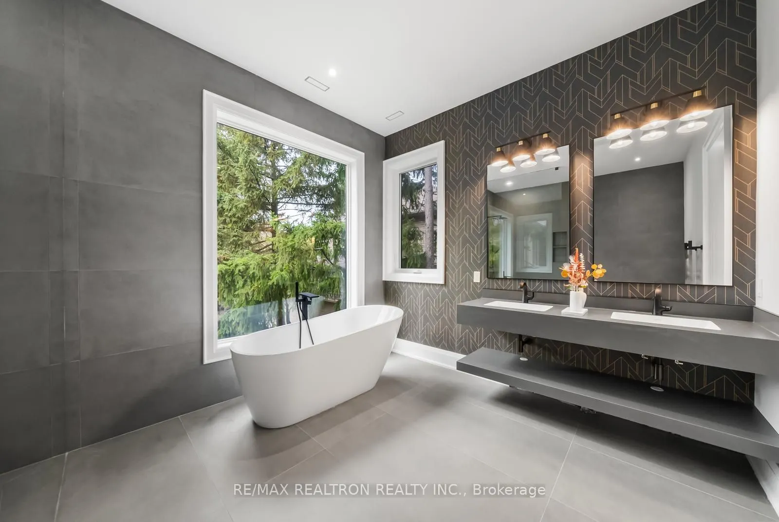 41 Sprucewood Drive