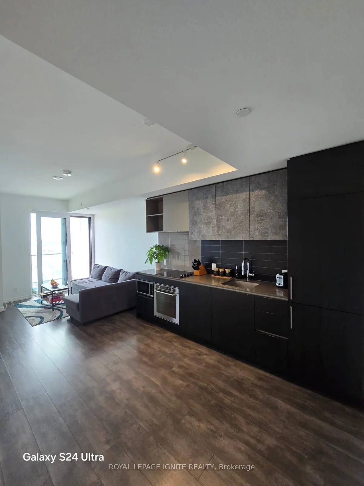 1000 Portage Parkway S #4002