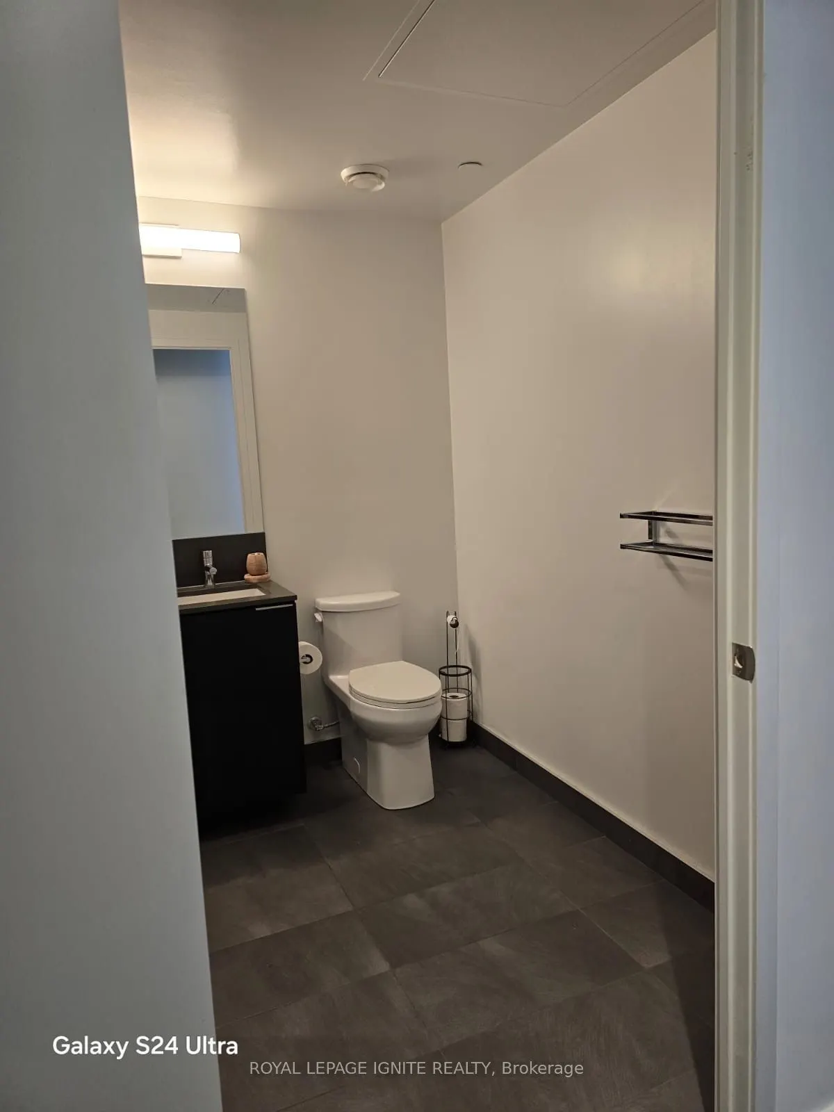 1000 Portage Parkway S #4002