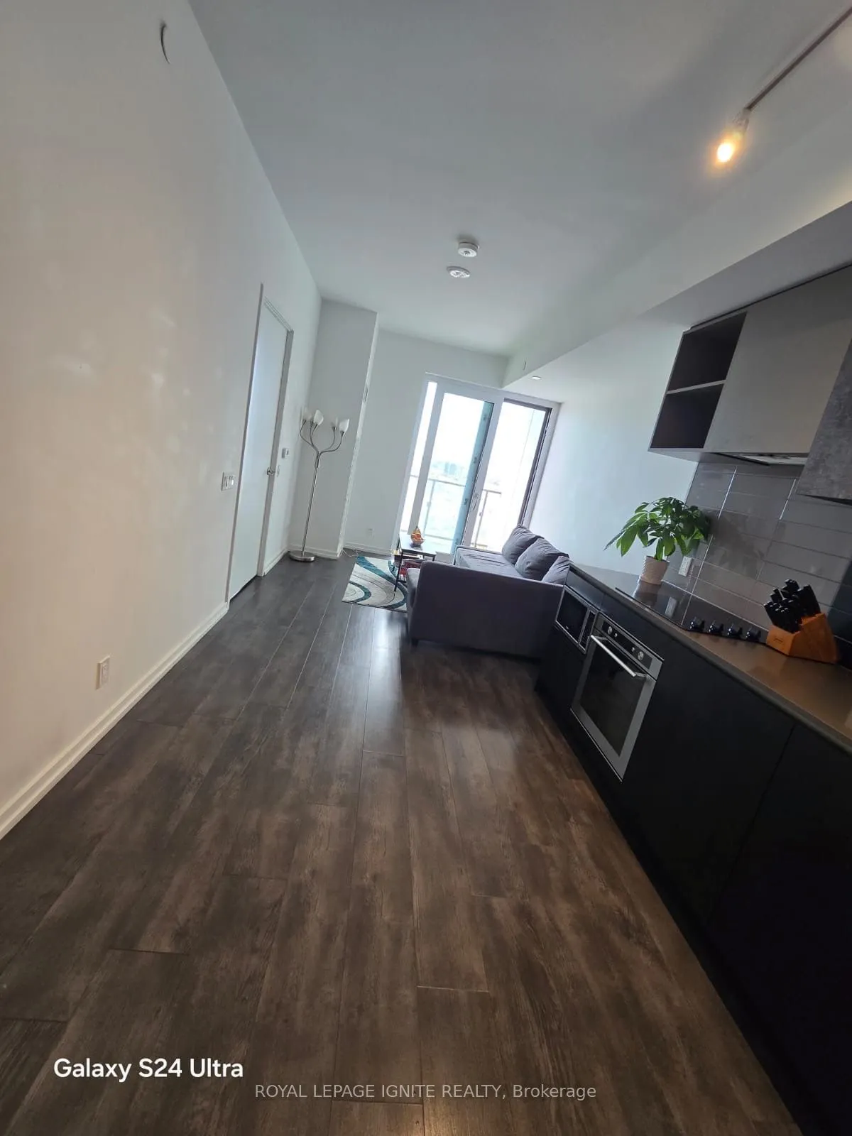 1000 Portage Parkway S #4002