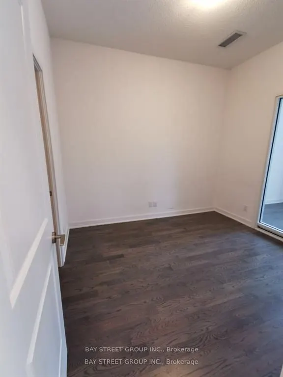 9191 yonge Street #106 SW