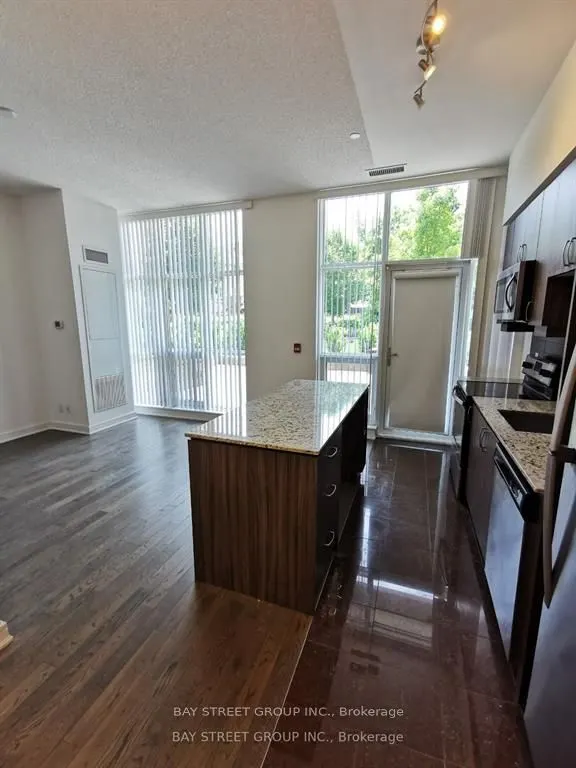 9191 yonge Street #106 SW