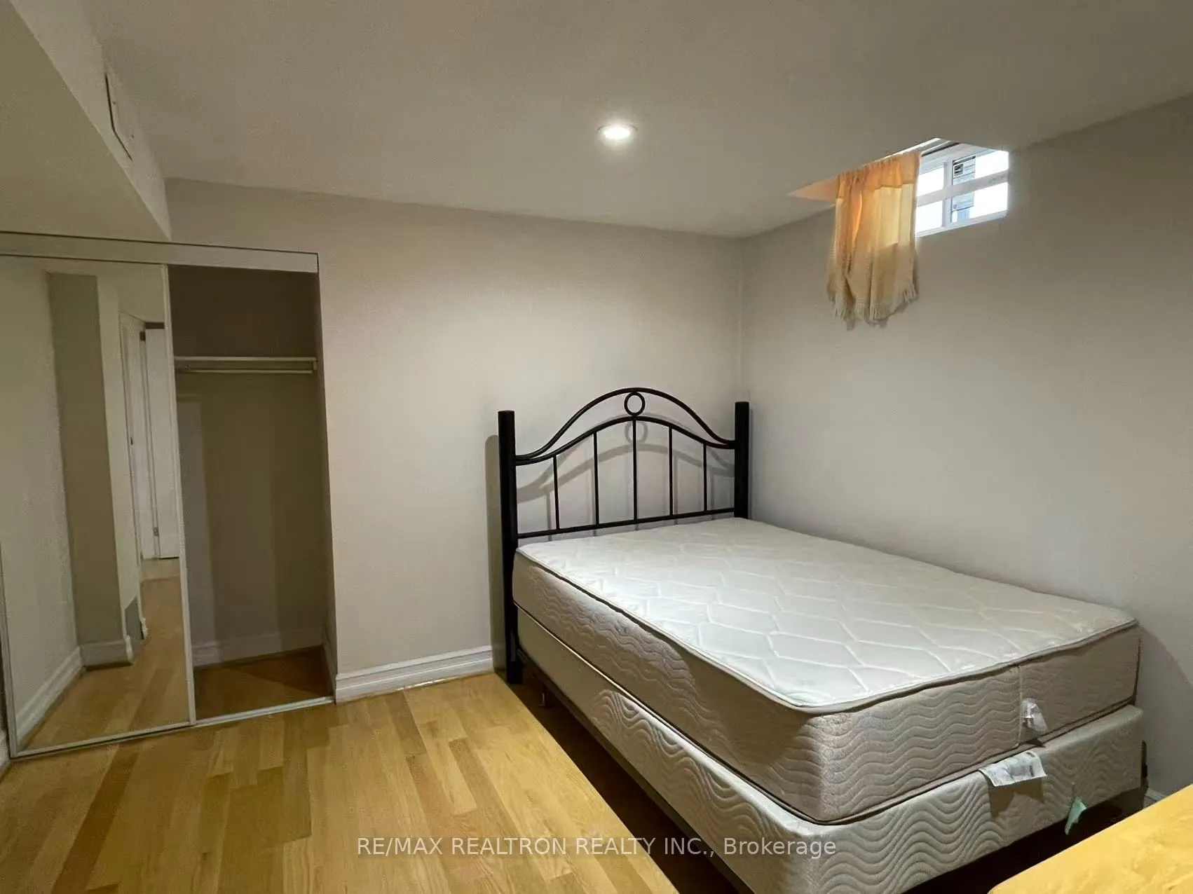 226 Highglen Avenue #Bsmt-Room 1
