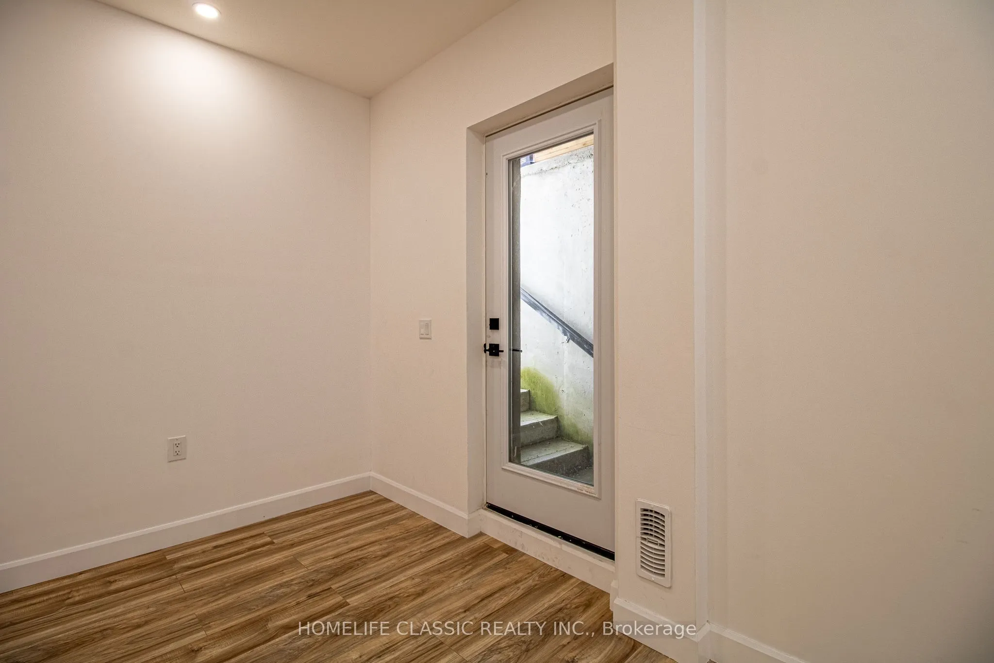 43 Longworth Avenue