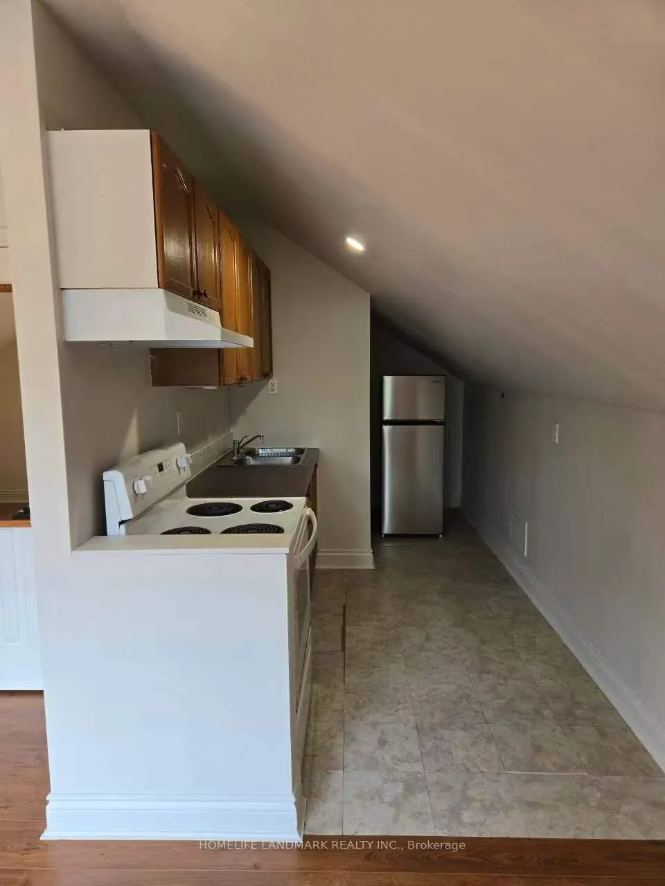 9A Metro Road S