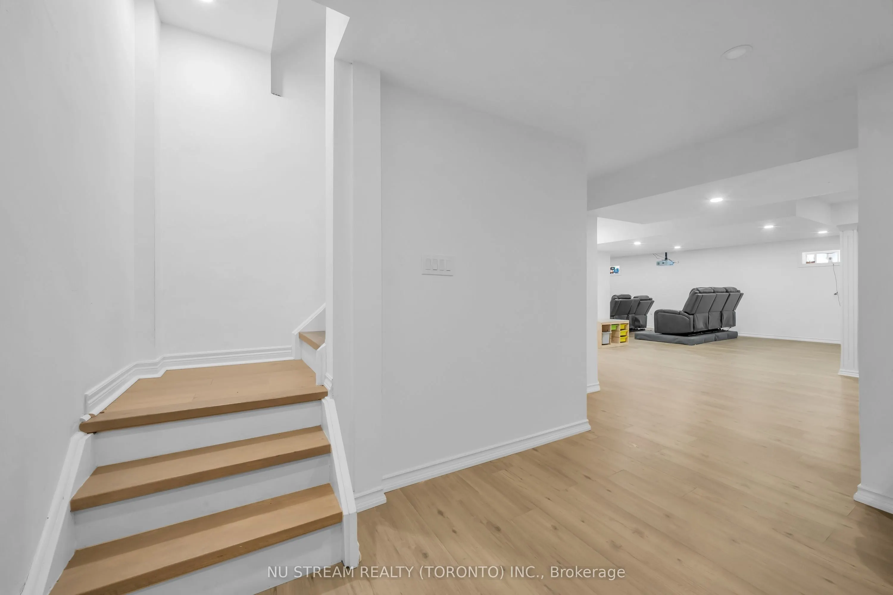 30 Pinecrest Street