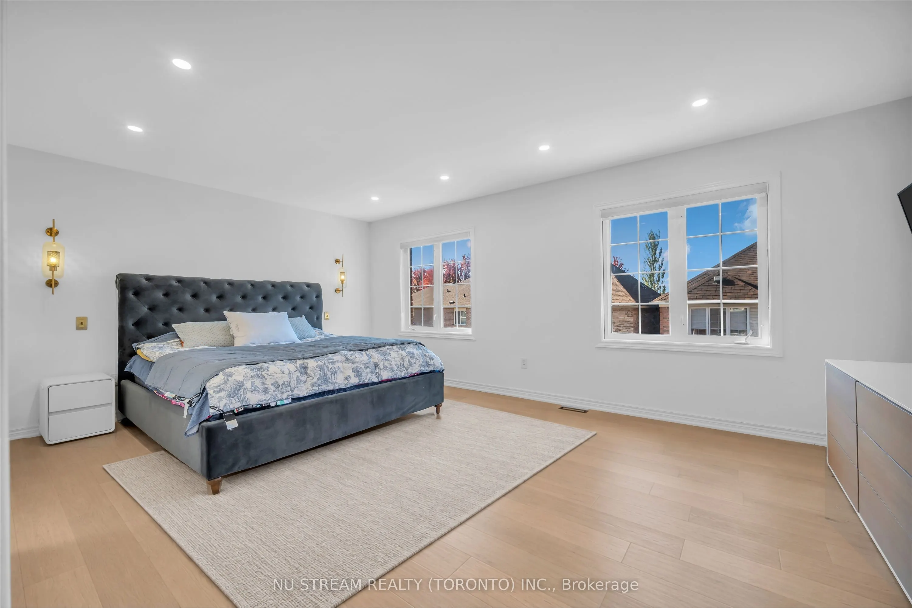 30 Pinecrest Street