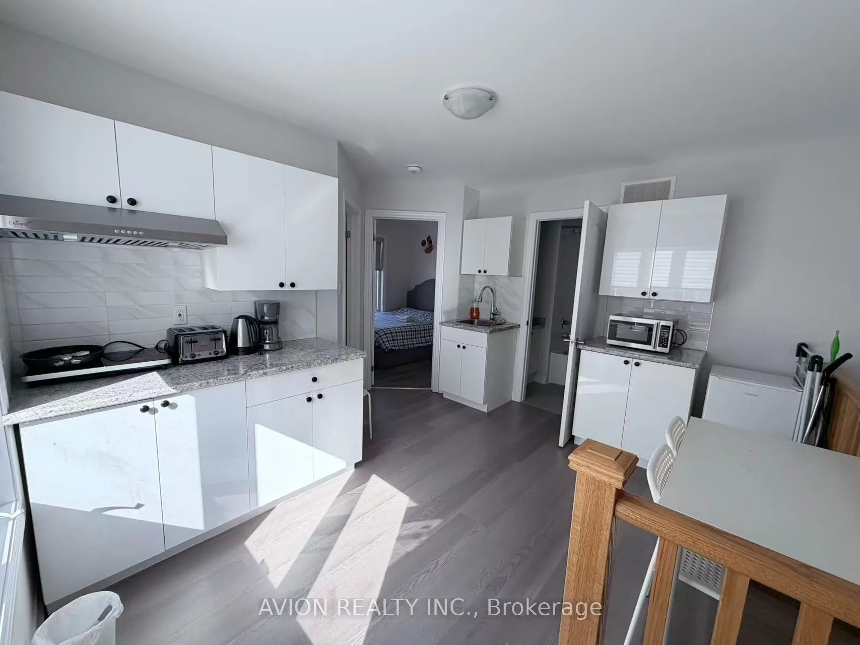 542 Whites Hill Avenue #Coach House