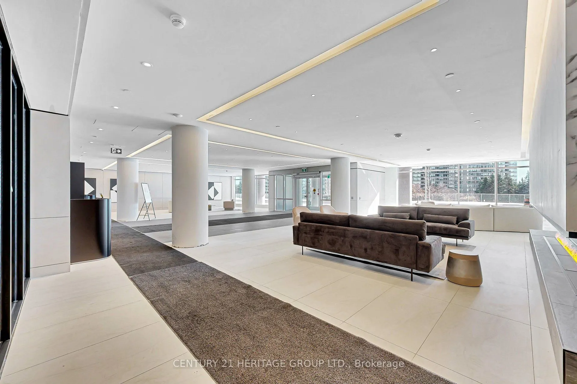 30 Upper Mall Way #3504