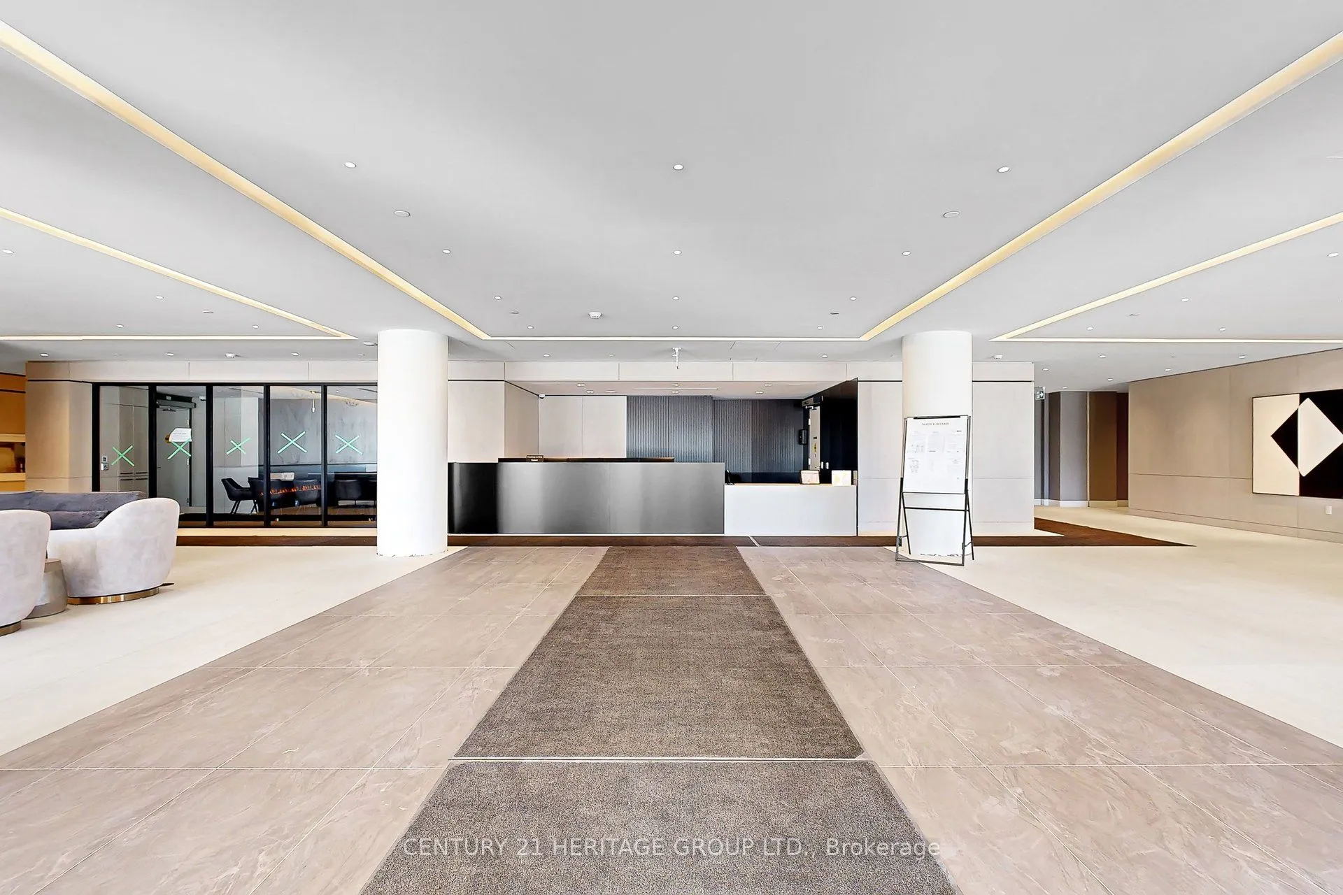 30 Upper Mall Way #3504
