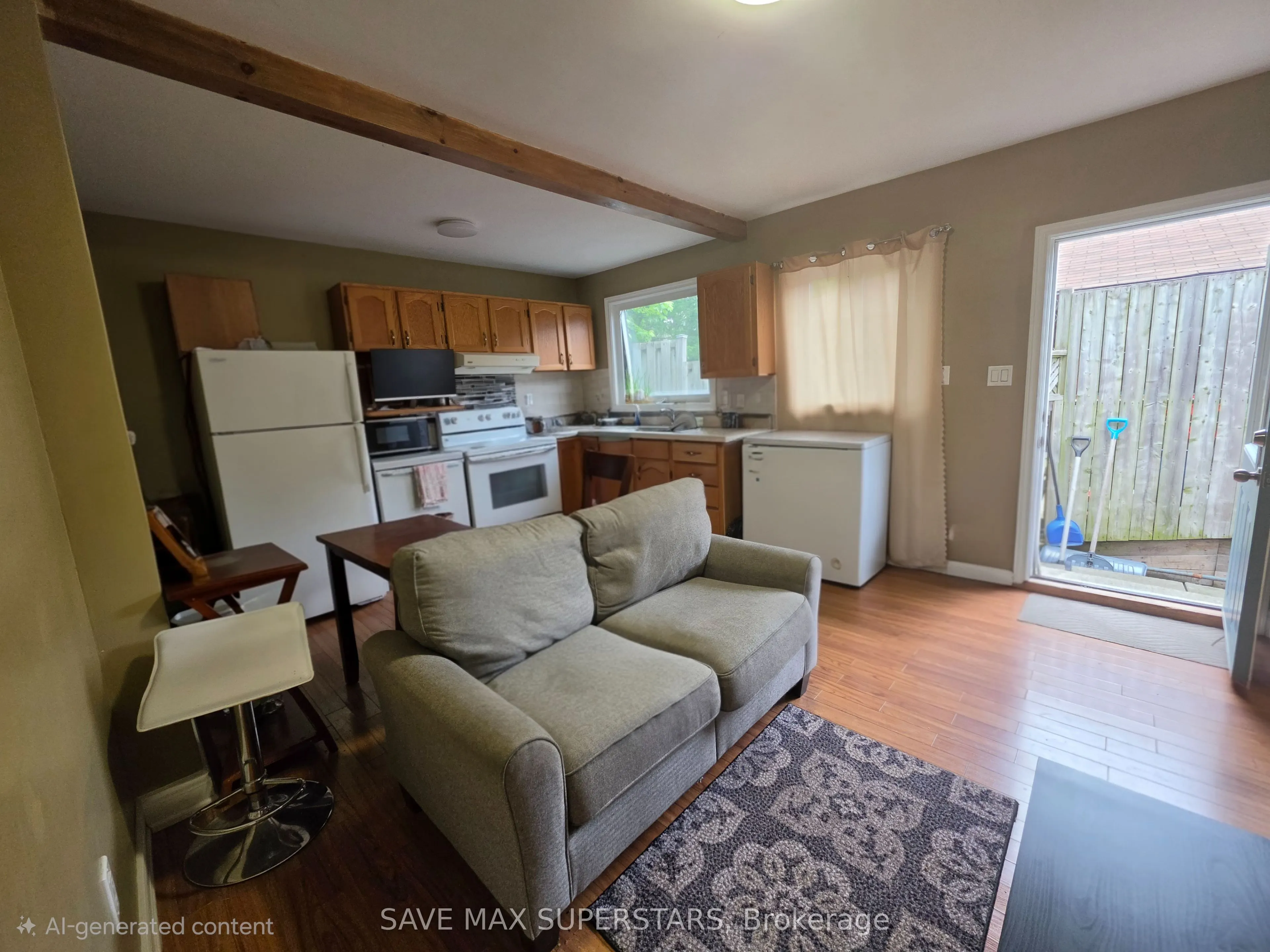 93 John Street E
